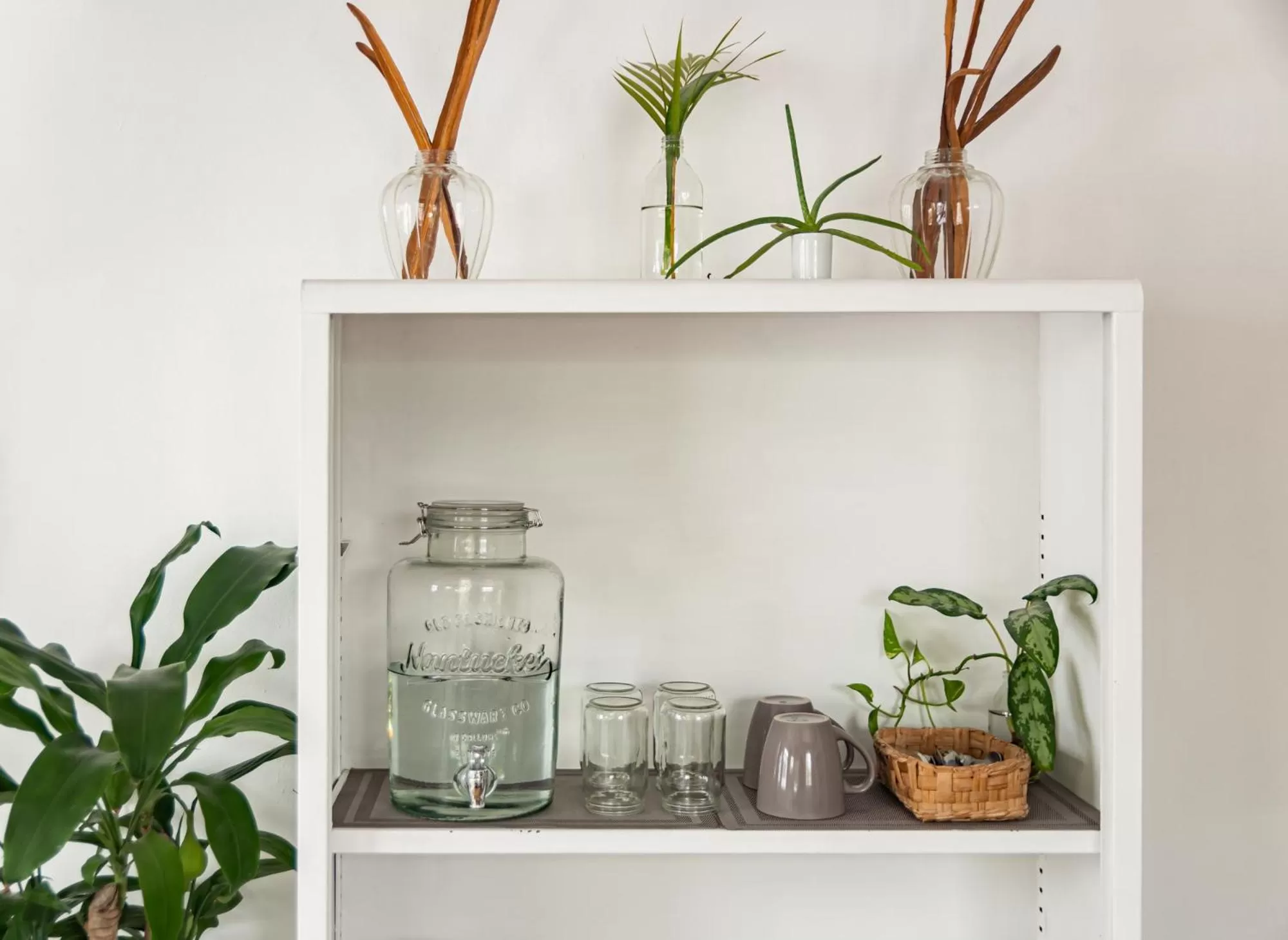 room service in Cinco Hotel B&B