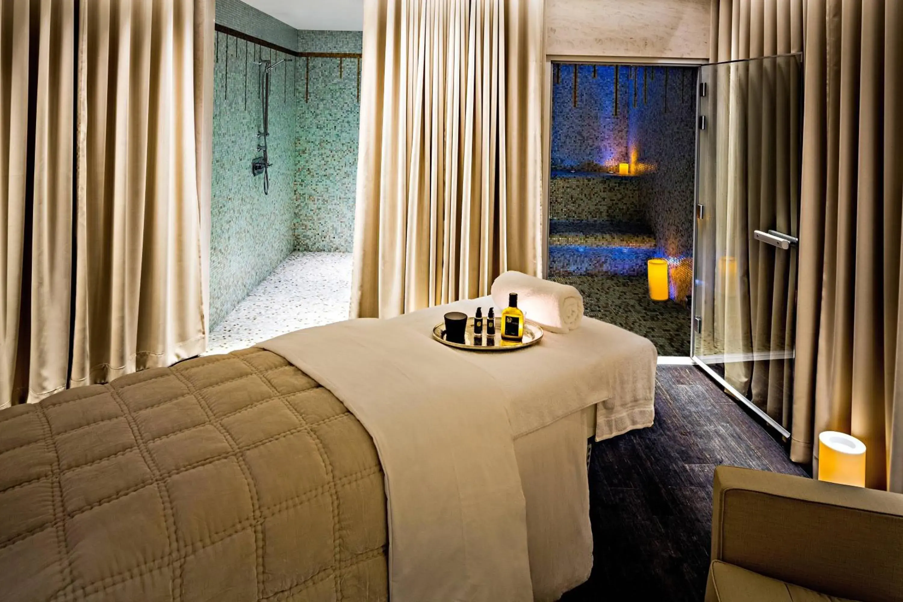 Spa and wellness centre/facilities in Prince de Galles, a Luxury Collection hotel, Paris