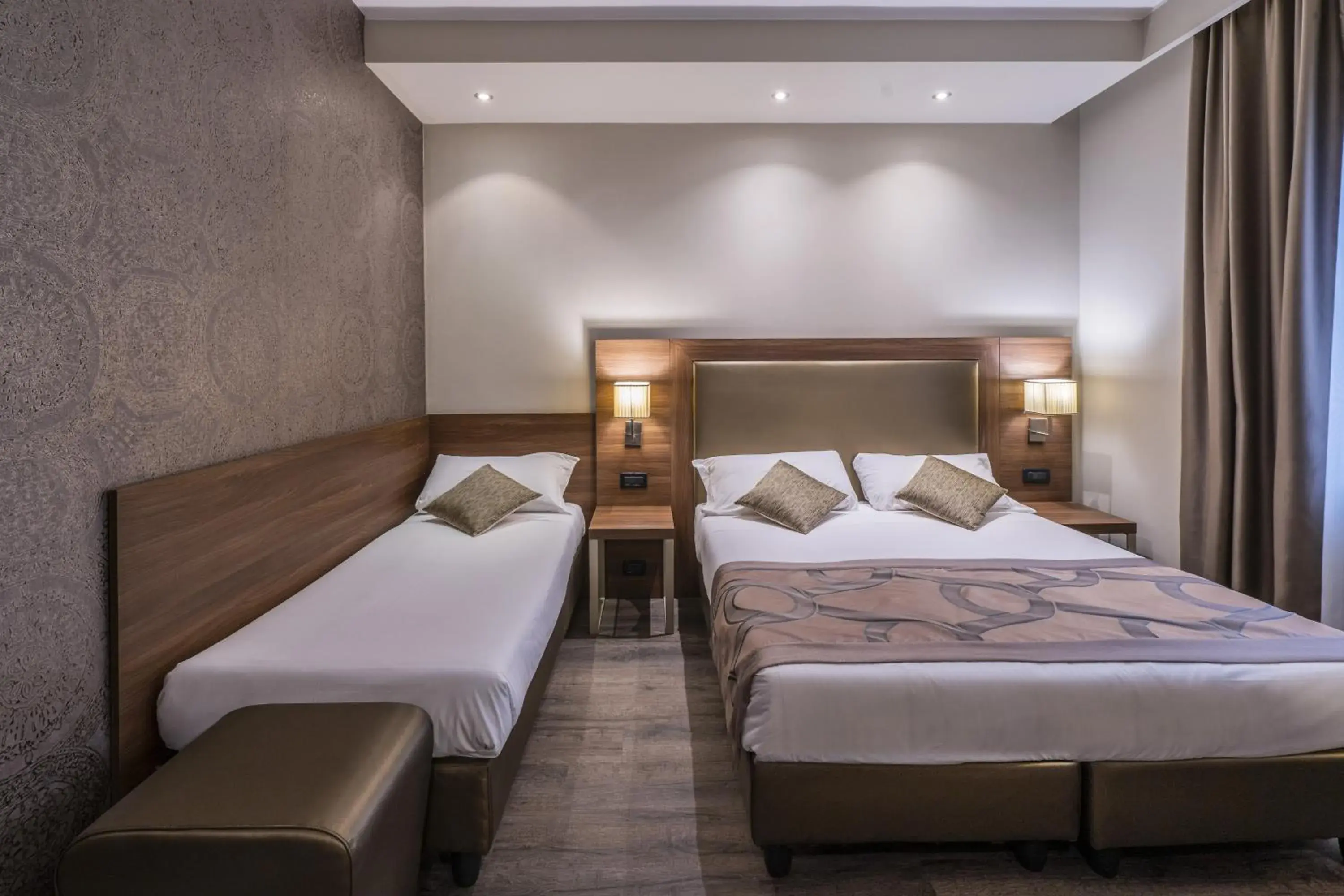 Bedroom, Bed in Smart Hotel Holiday