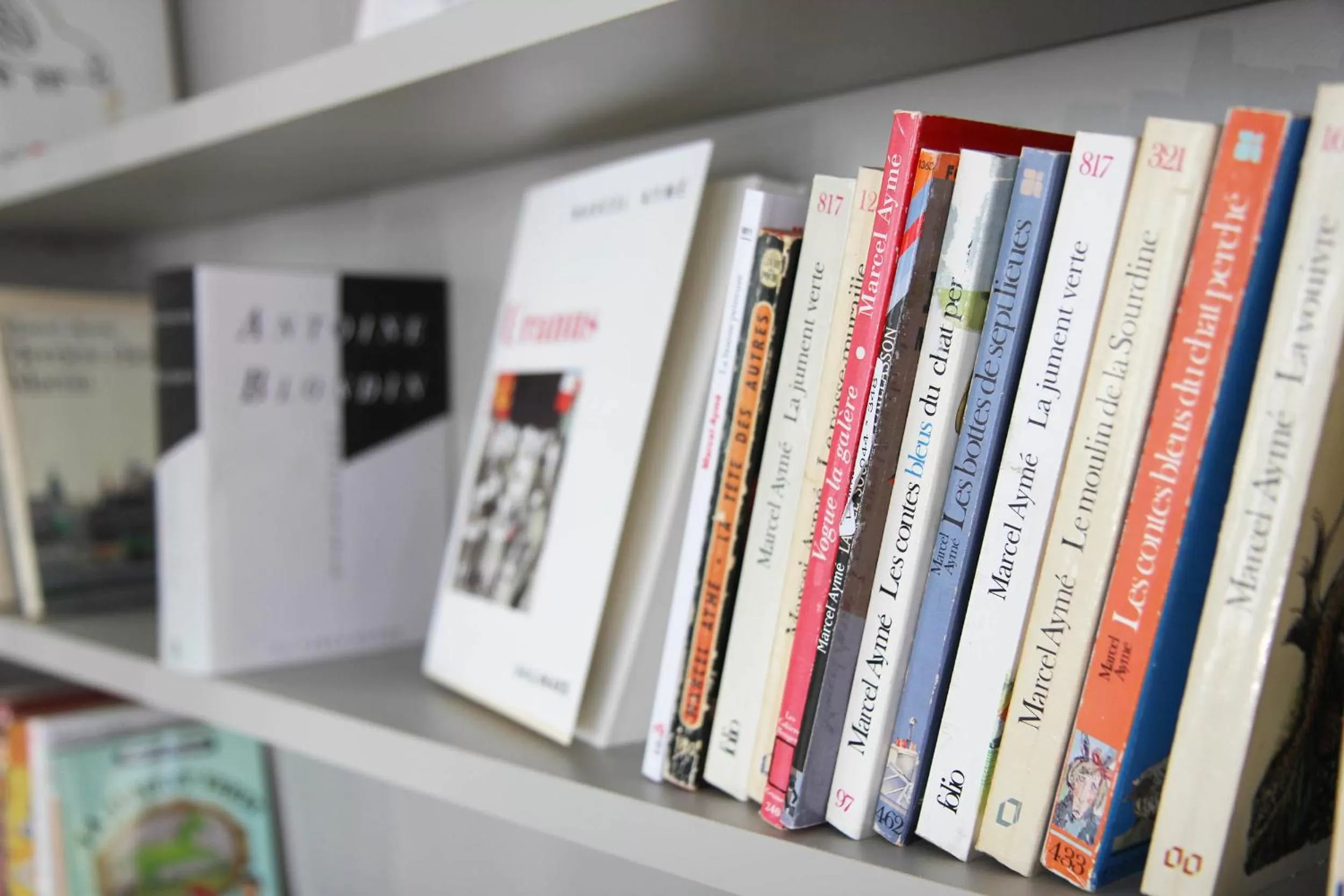 Library in Hotel Litteraire Marcel Ayme, BW Premier Collection