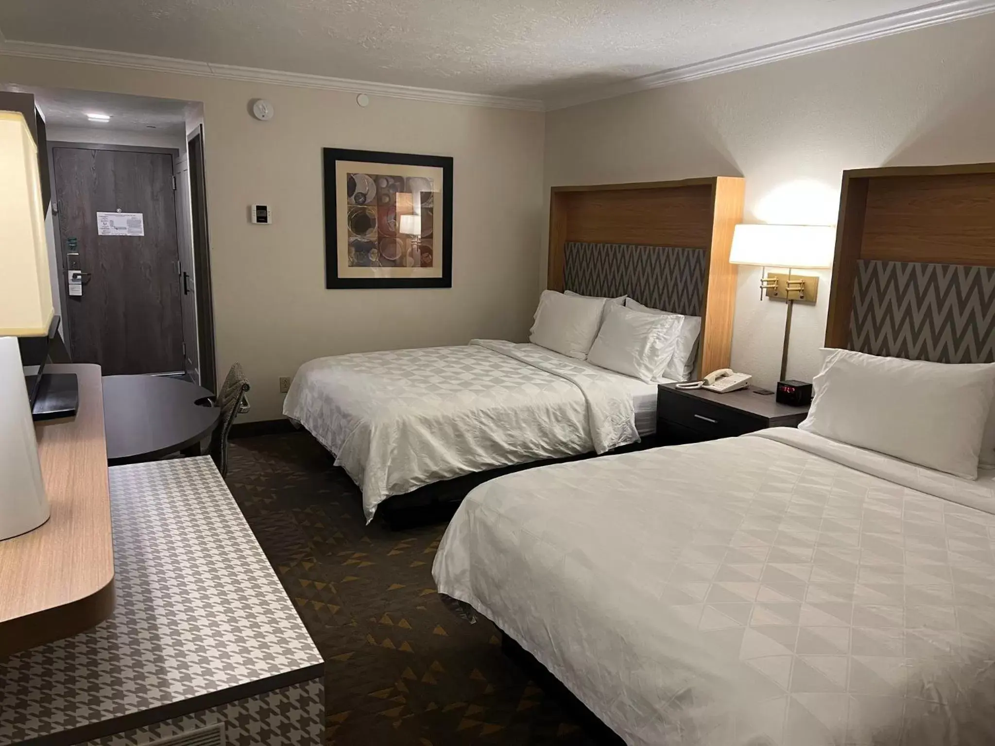 Photo of the whole room, Bed in Holiday Inn Rock Springs, an IHG Hotel