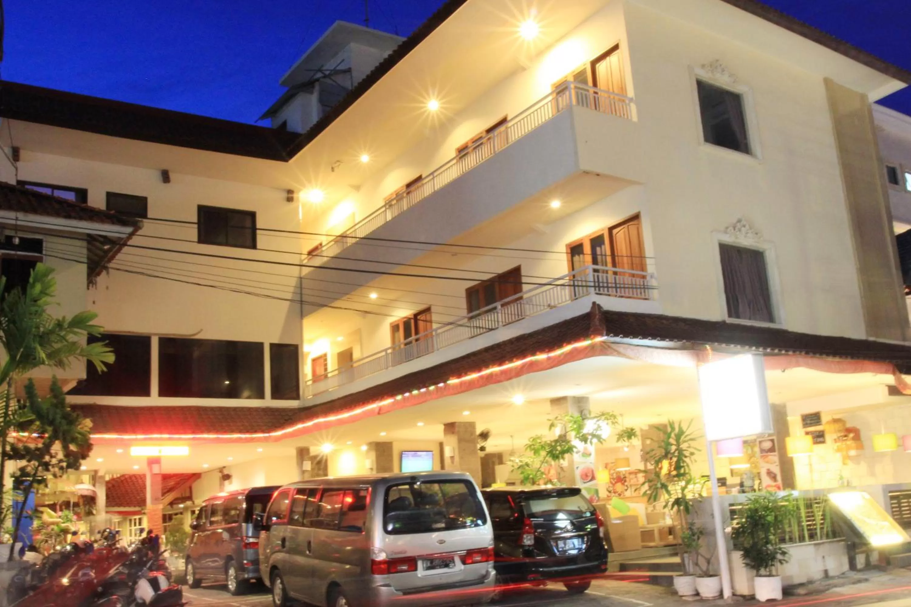 Facade/entrance in Hotel Karthi Kuta