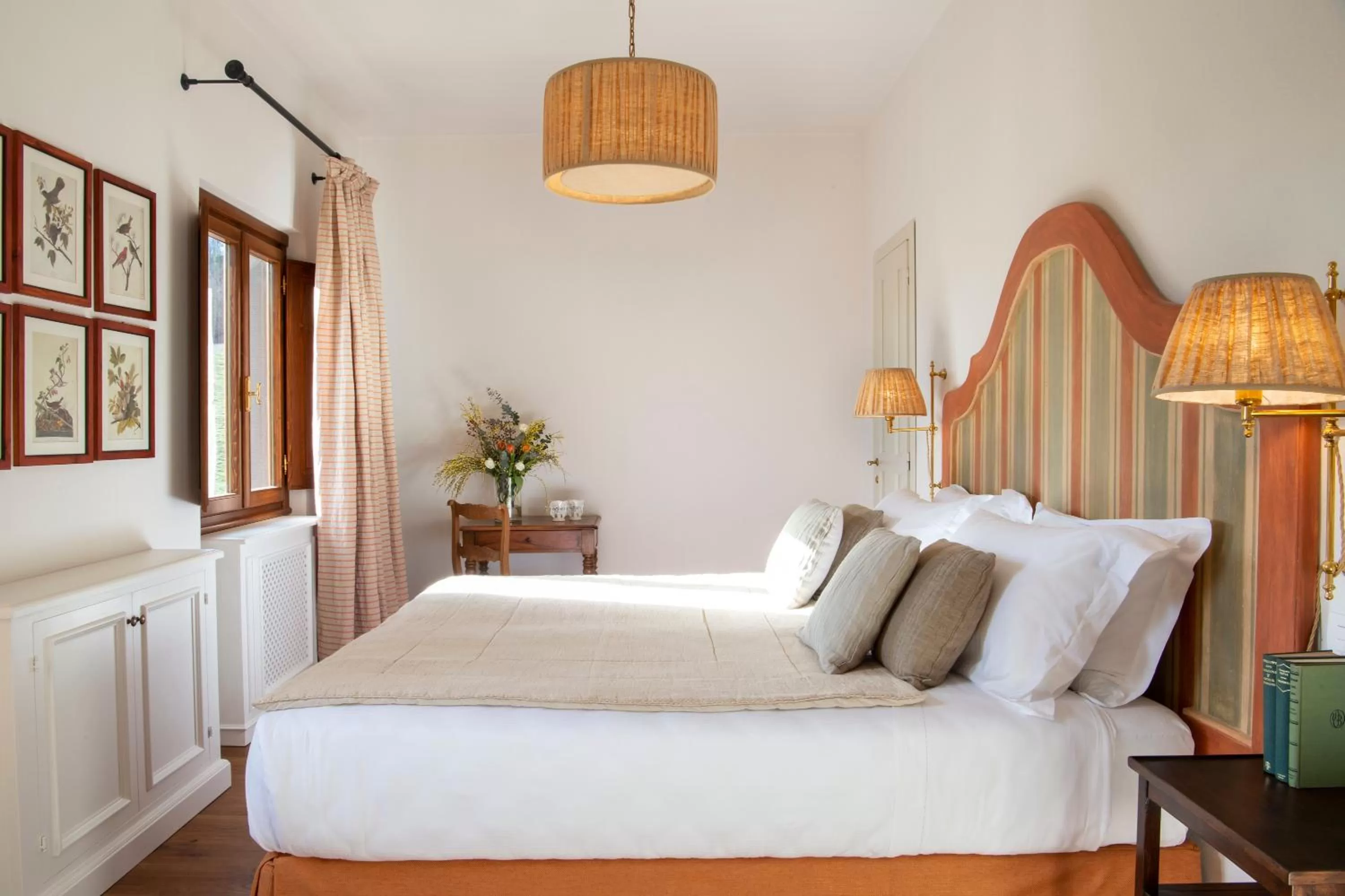 Bed in Viesca Toscana Suites & Villas