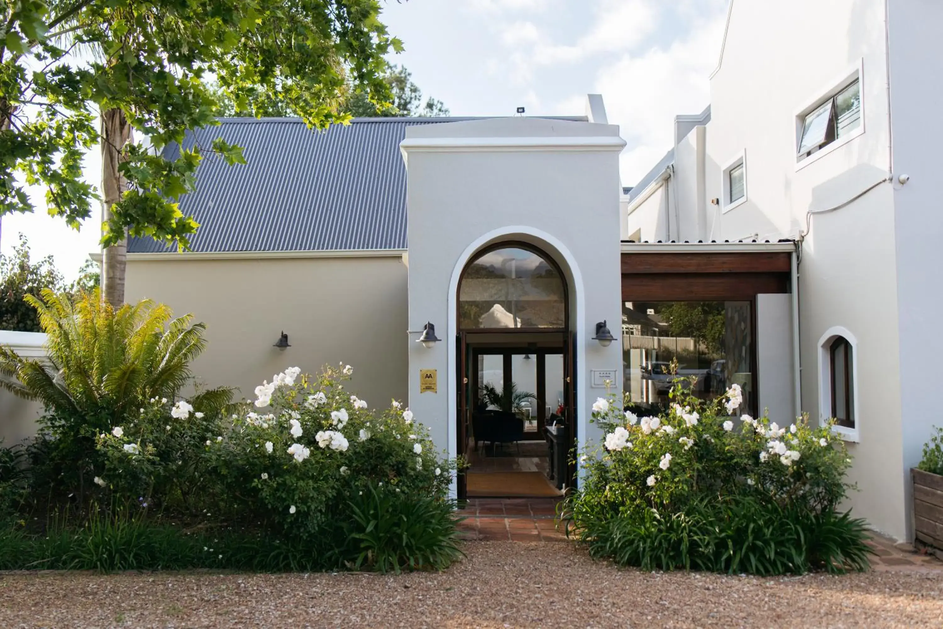 Facade/entrance, Property Building in Banhoek Lodge