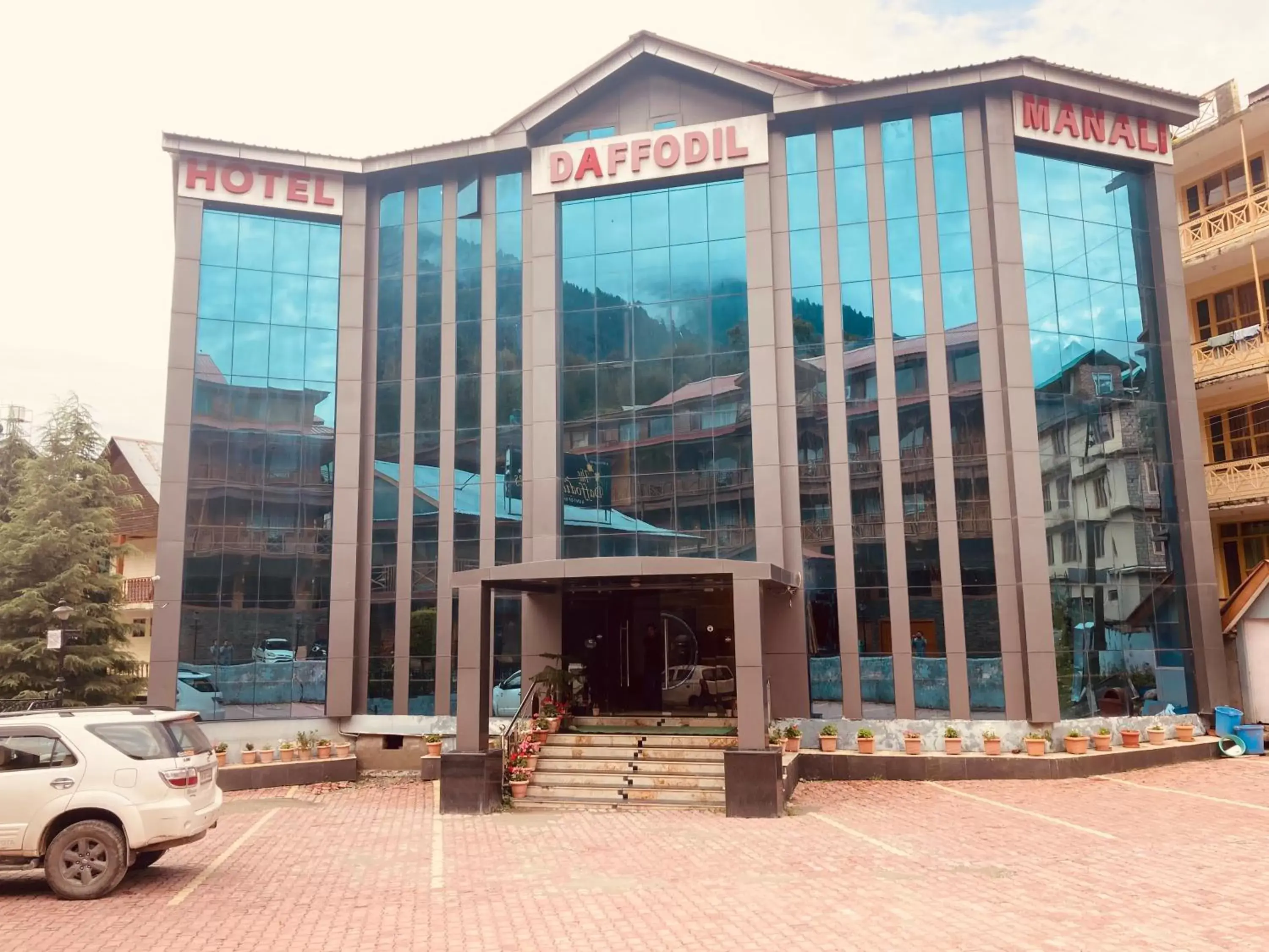 Dafodil INN - A Four star Luxury hotel, Manali Dafodil INN - A Four star Luxury hotel, Manali