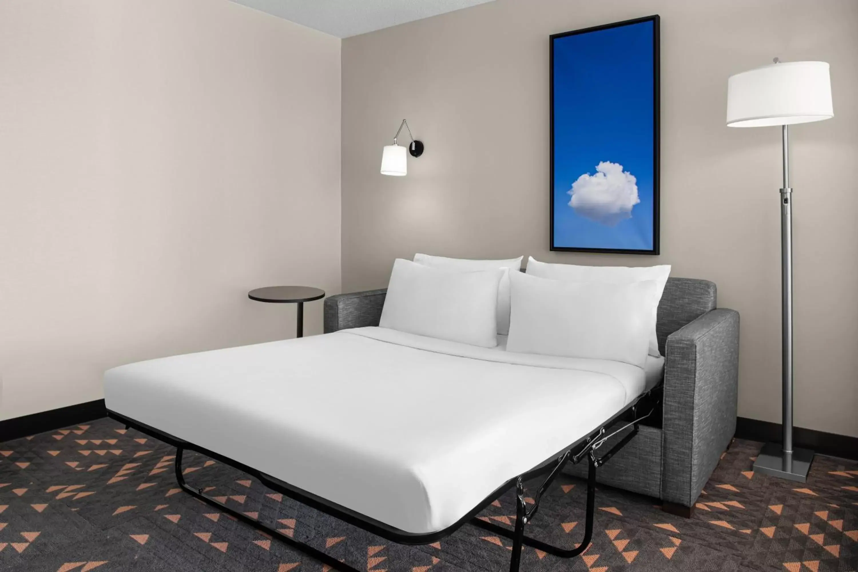 Bed in Holiday Inn Hasbrouck Heights-Meadowlands, an IHG Hotel
