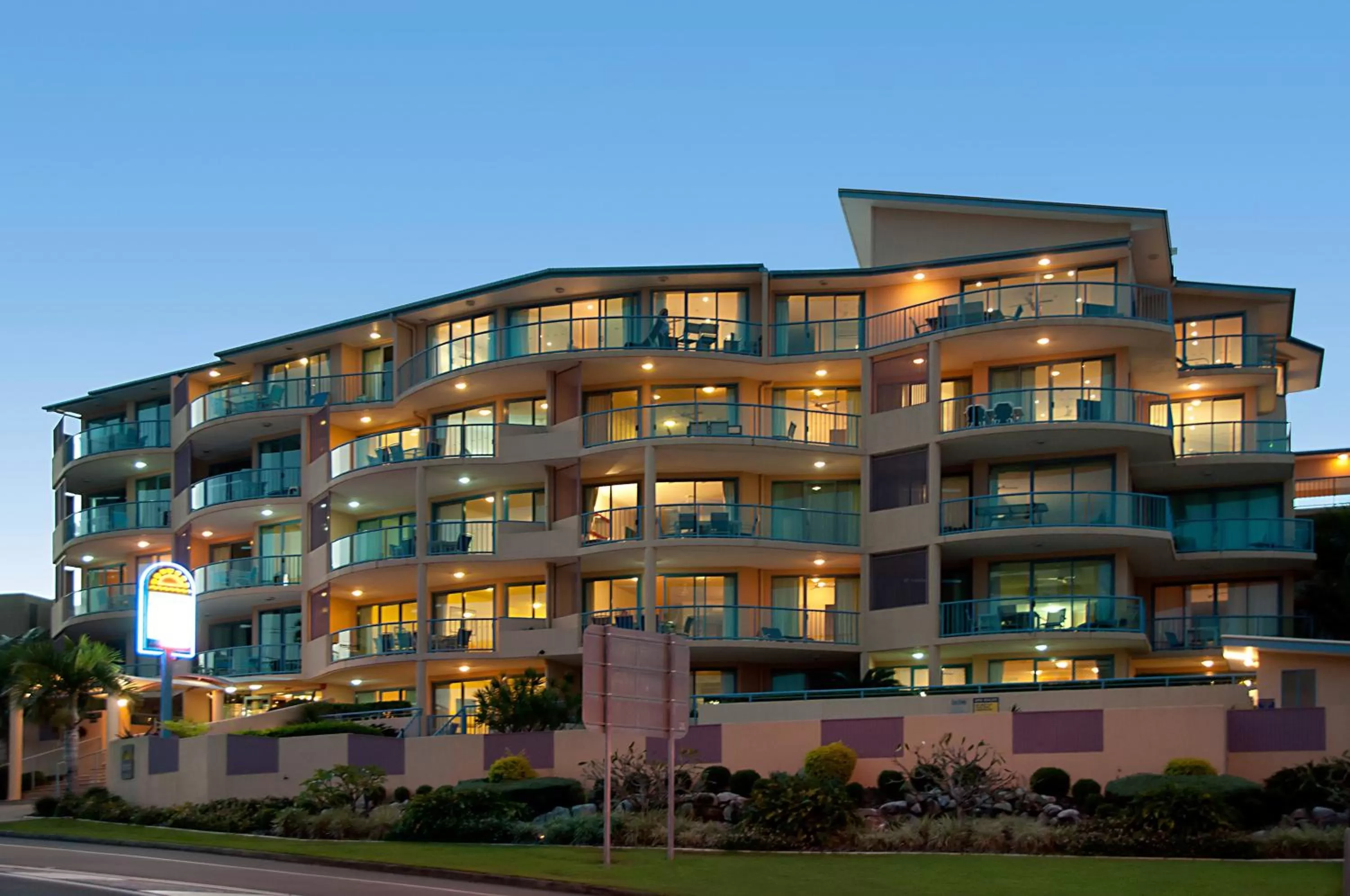 Facade/entrance in Alexandra on the Pacific