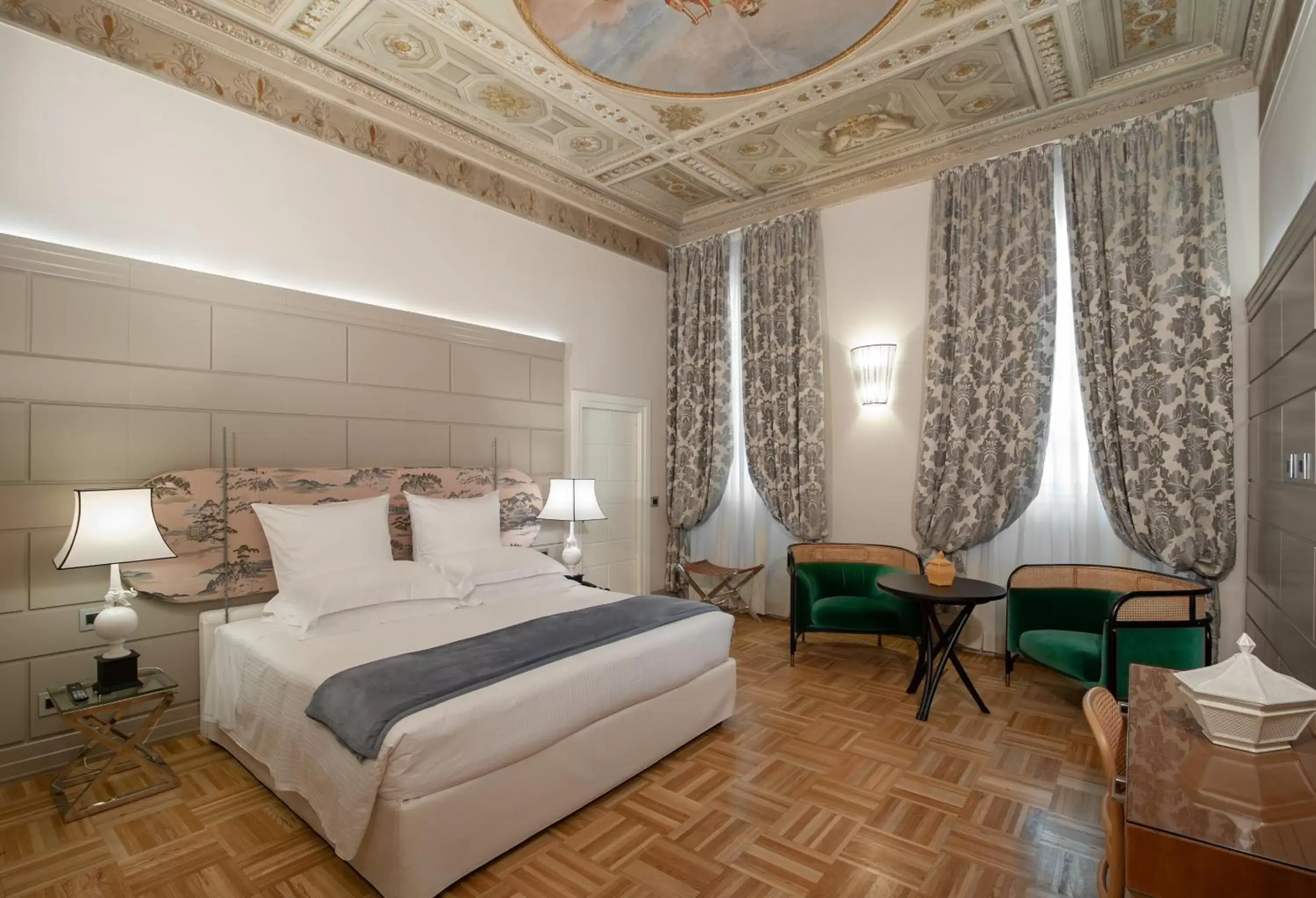 Photo of the whole room, Bed in Hotel Firenze Number Nine