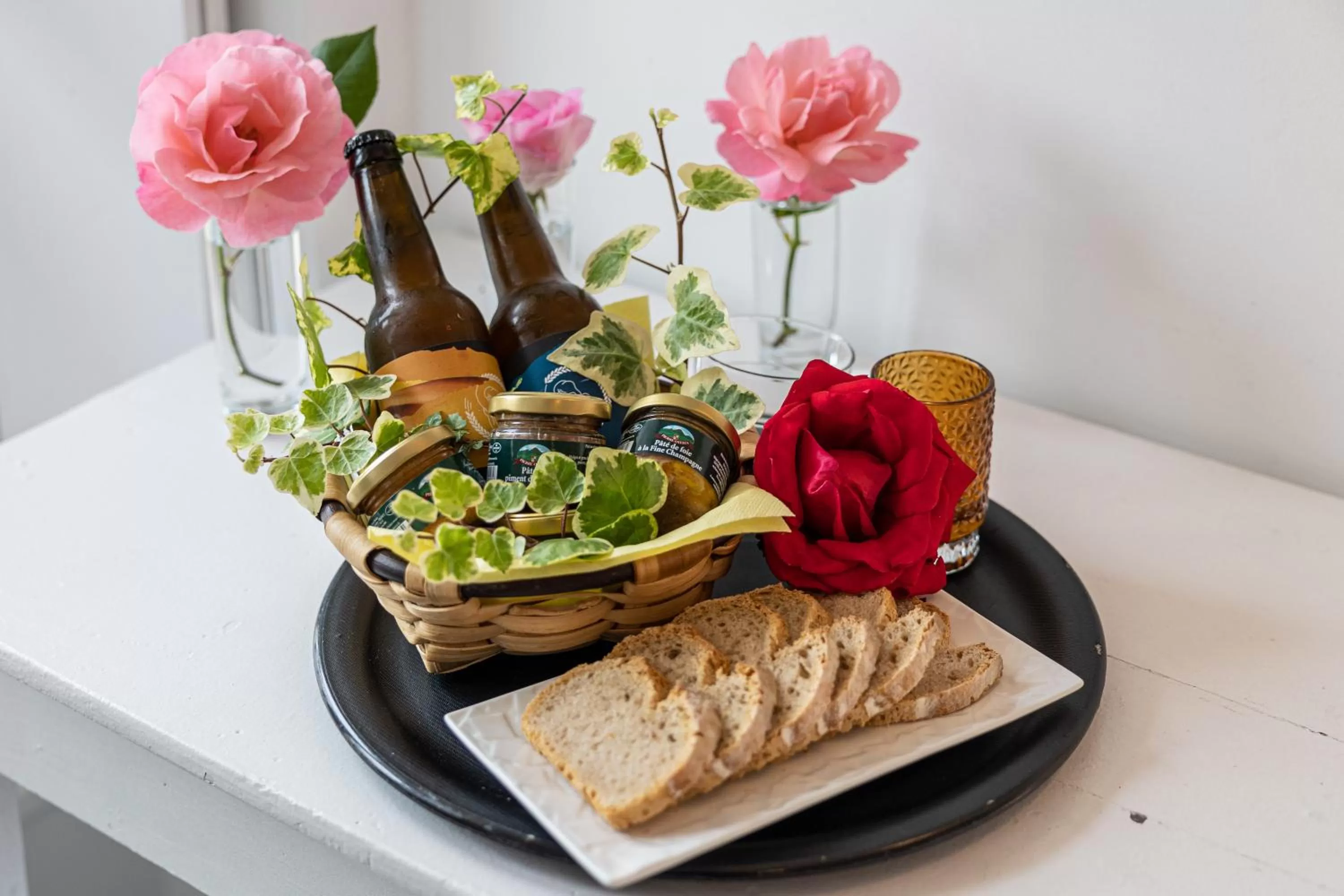 Food and drinks in Hôtel & Espace Bien-être La Maison du Lierre