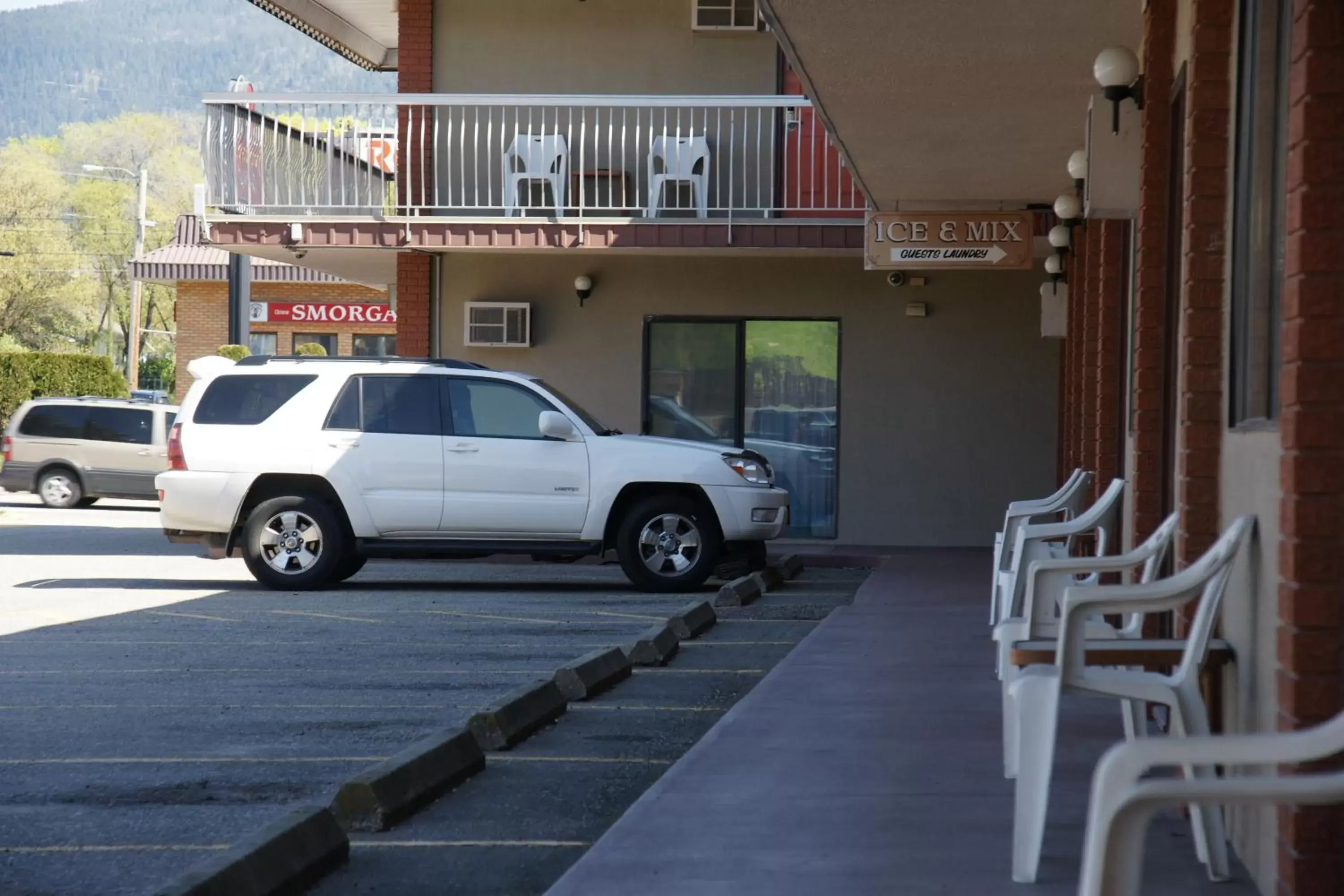 Property building in Canadas Best Value Inn & Suites-Vernon Property building in Canadas Best Value Inn & Suites-Vernon
