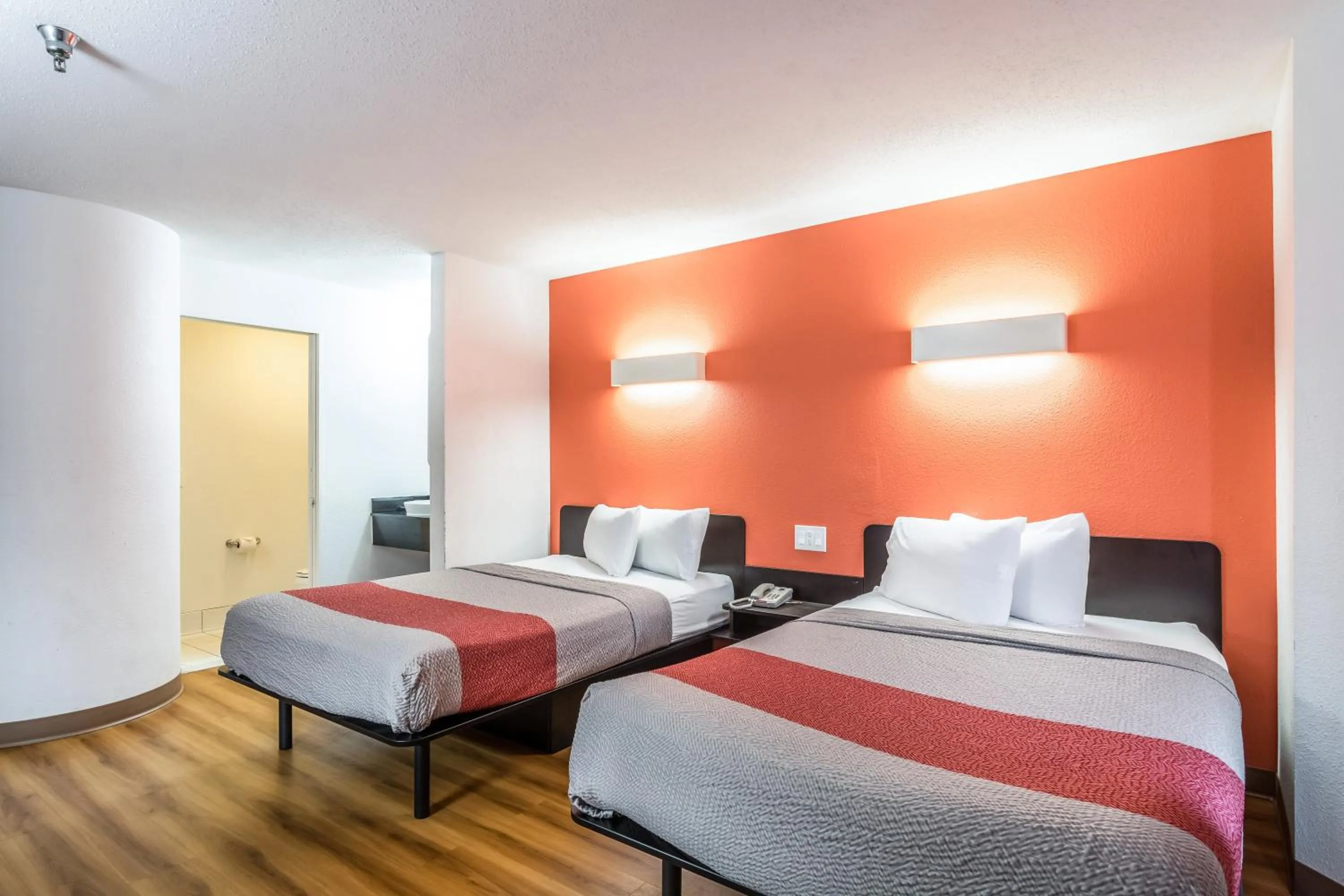 Bedroom, Bed in Motel 6-Harvey, IL