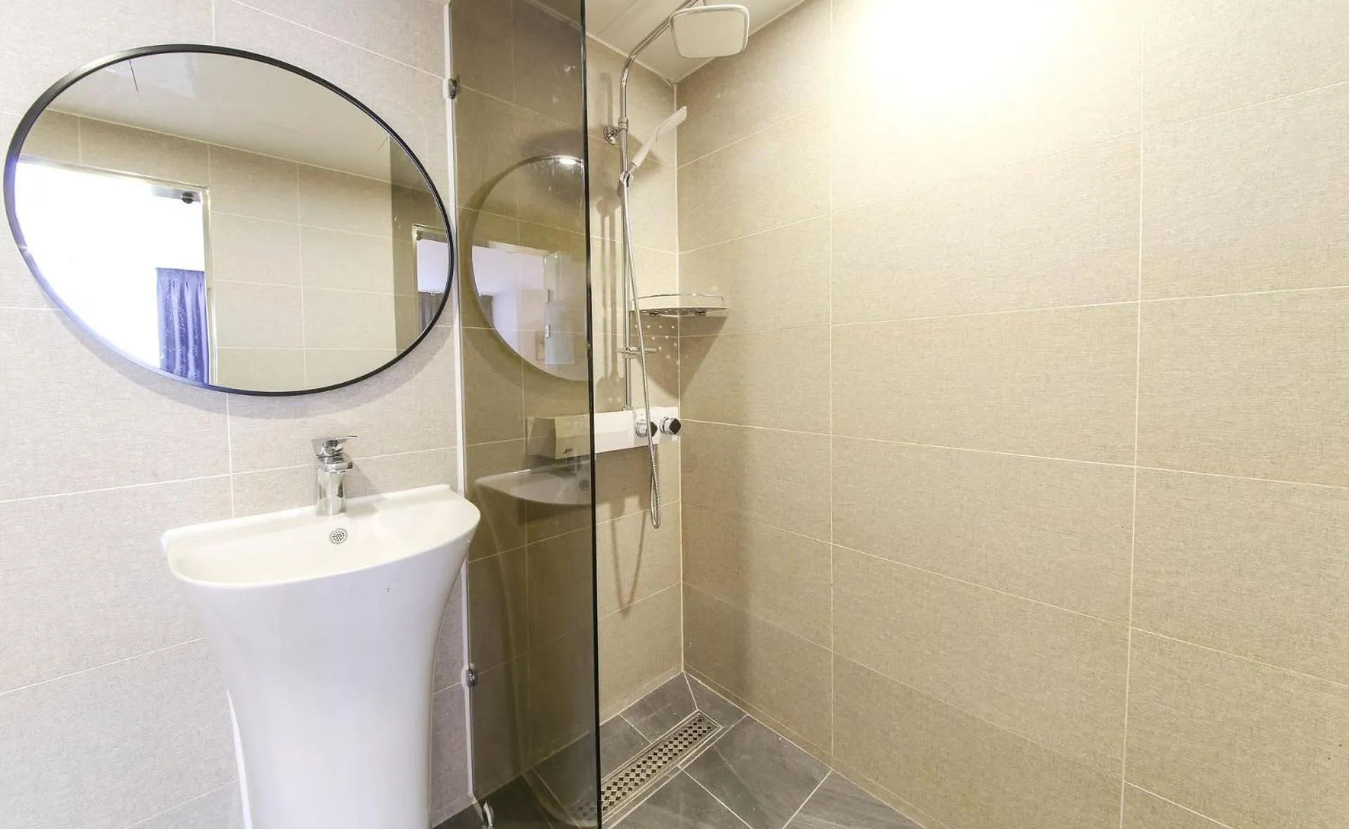 Brown-Dot Hotel Songdo