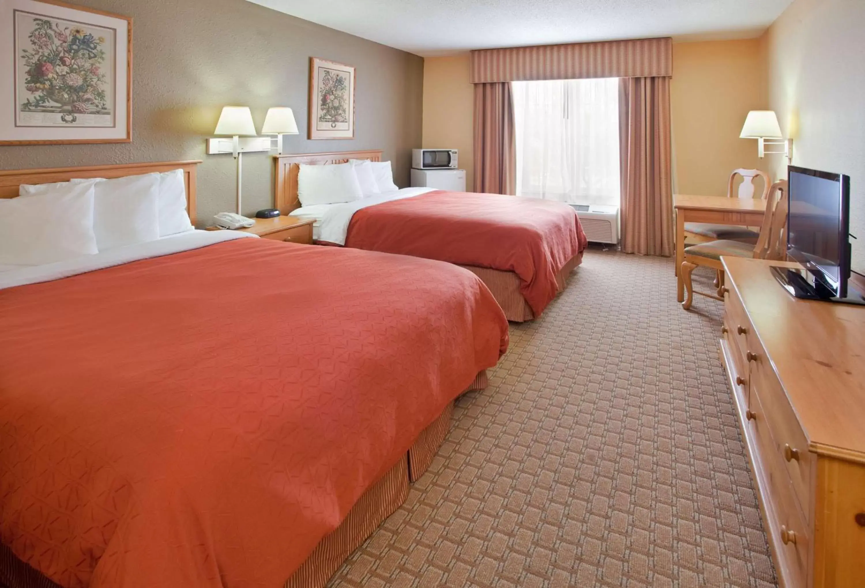 Photo of the whole room, Bed in Country Inn & Suites by Radisson, Bloomington-Normal West, IL