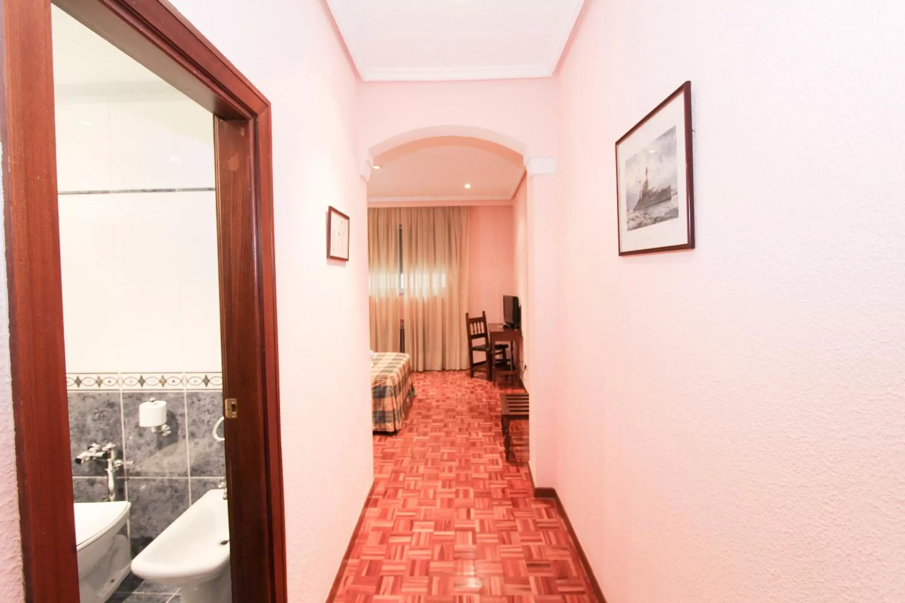 Photo of the whole room in Hotel Castellano Centro