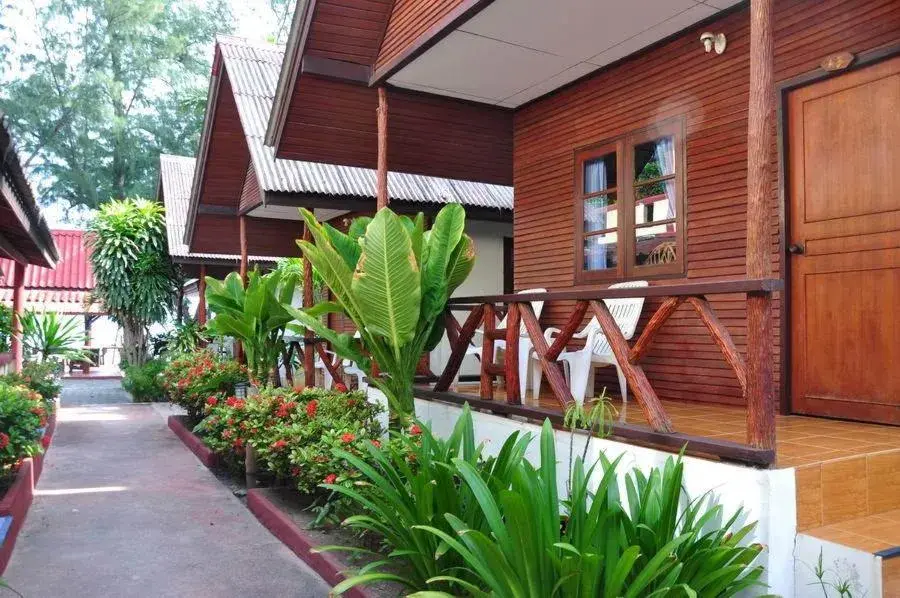 Property Building in Island View Bungalows