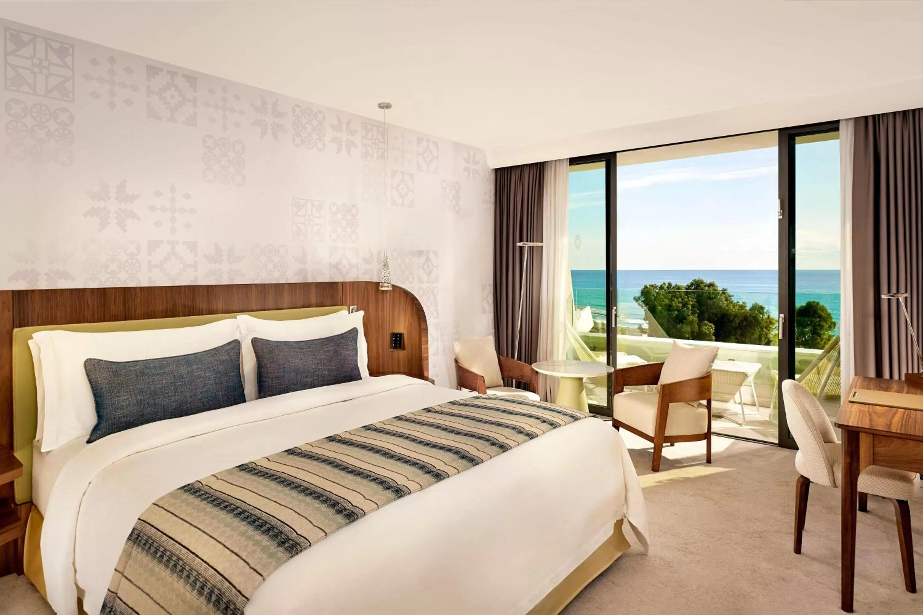 Photo of the whole room, Bed in Parklane, a Luxury Collection Resort & Spa, Limassol