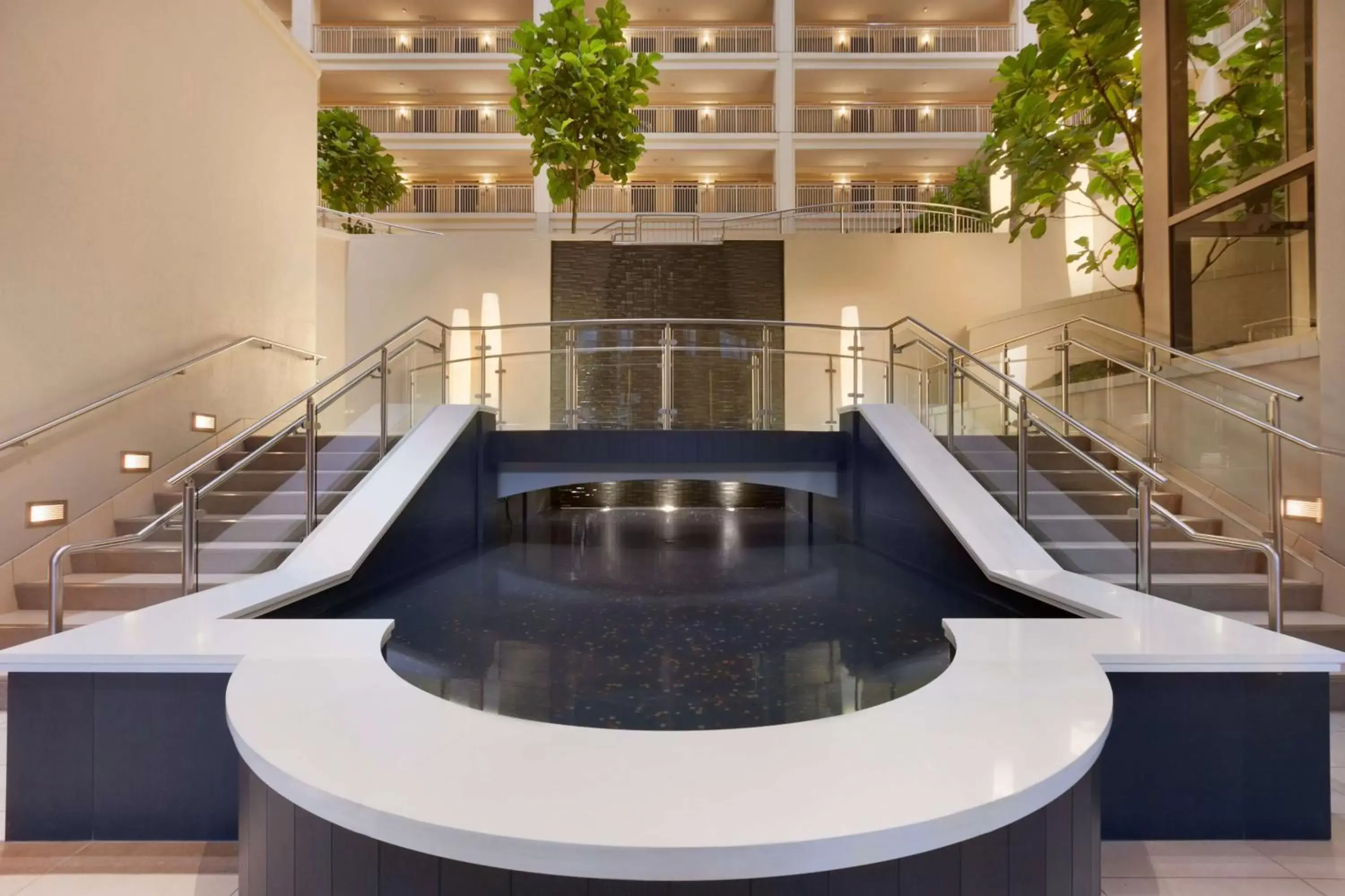 Lobby or reception, Swimming Pool in Embassy Suites Chicago - Downtown River North