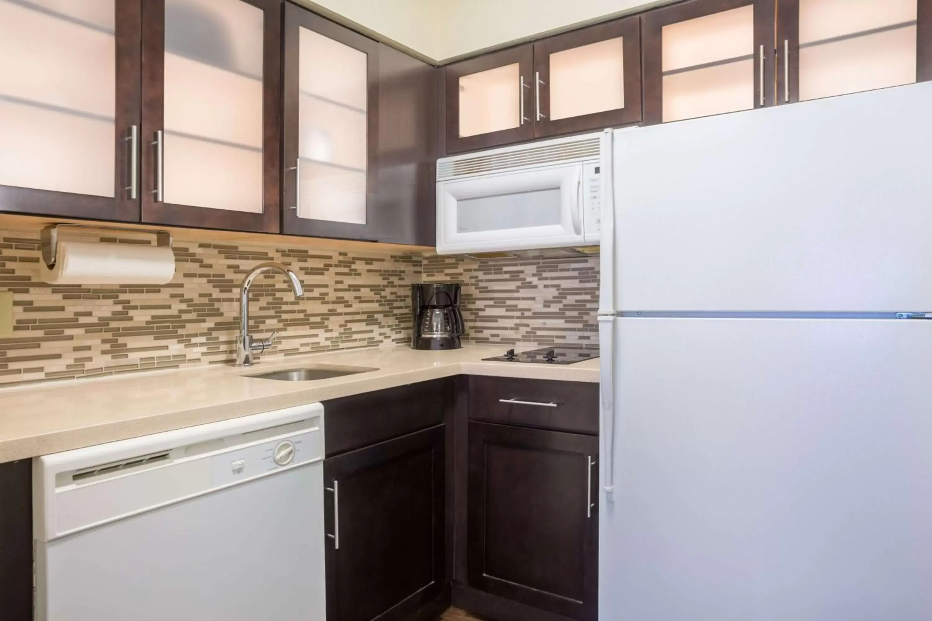 Kitchen or kitchenette, Kitchen/Kitchenette in Sonesta ES Suites Atlanta Perimeter Center