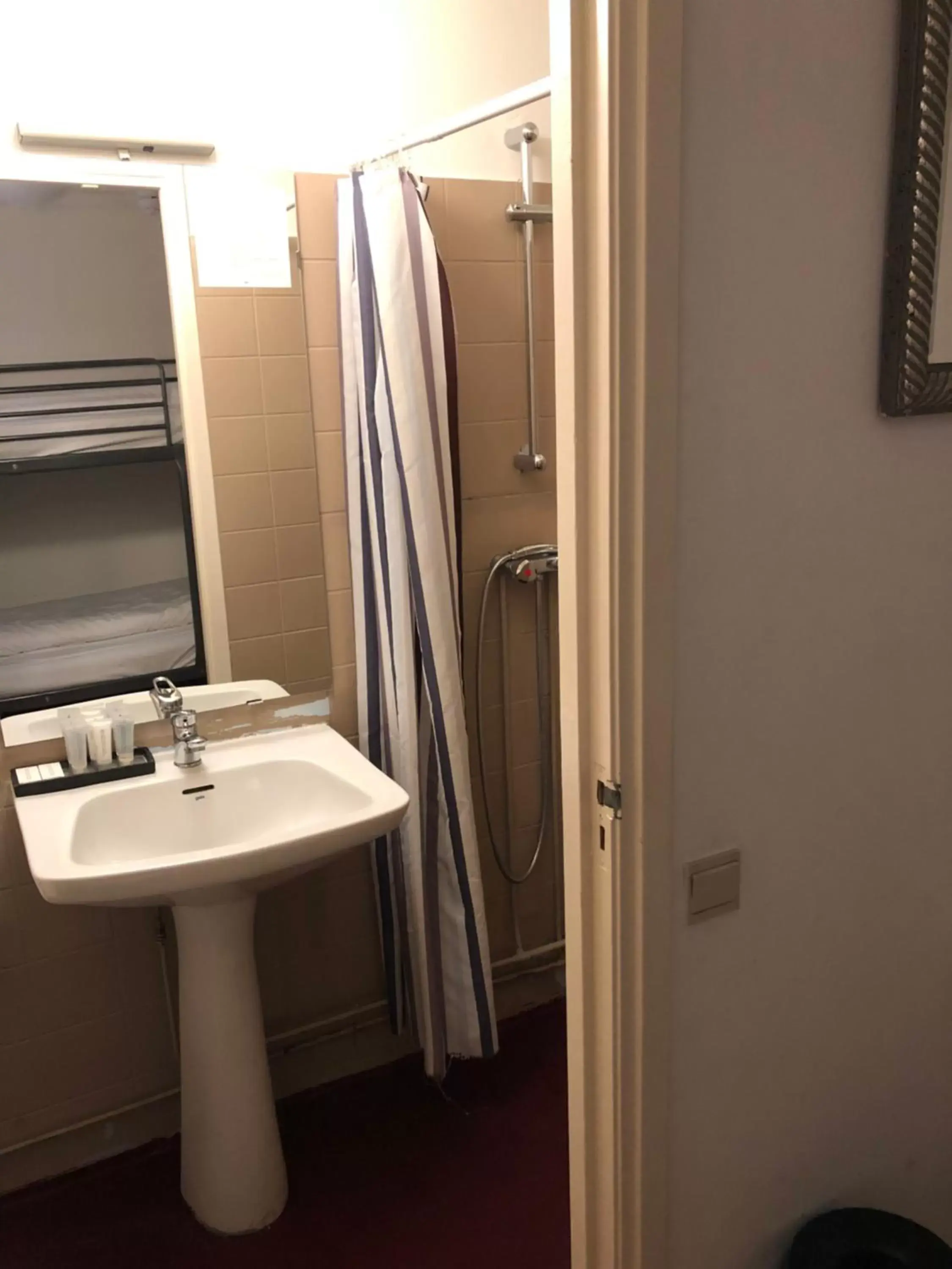 Bathroom in Amsterdam House Hotel