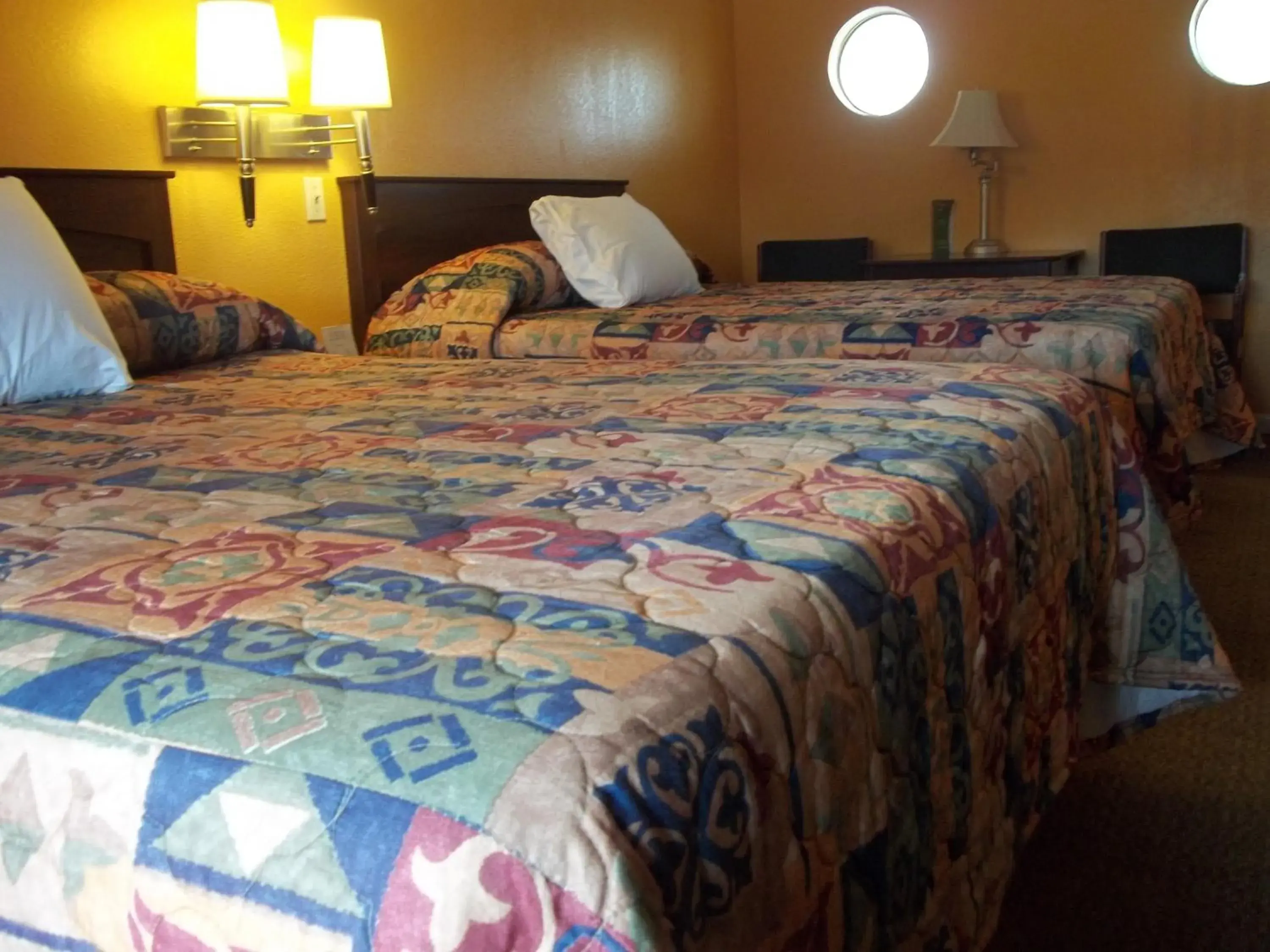 Bed in Scottish Inns Galveston