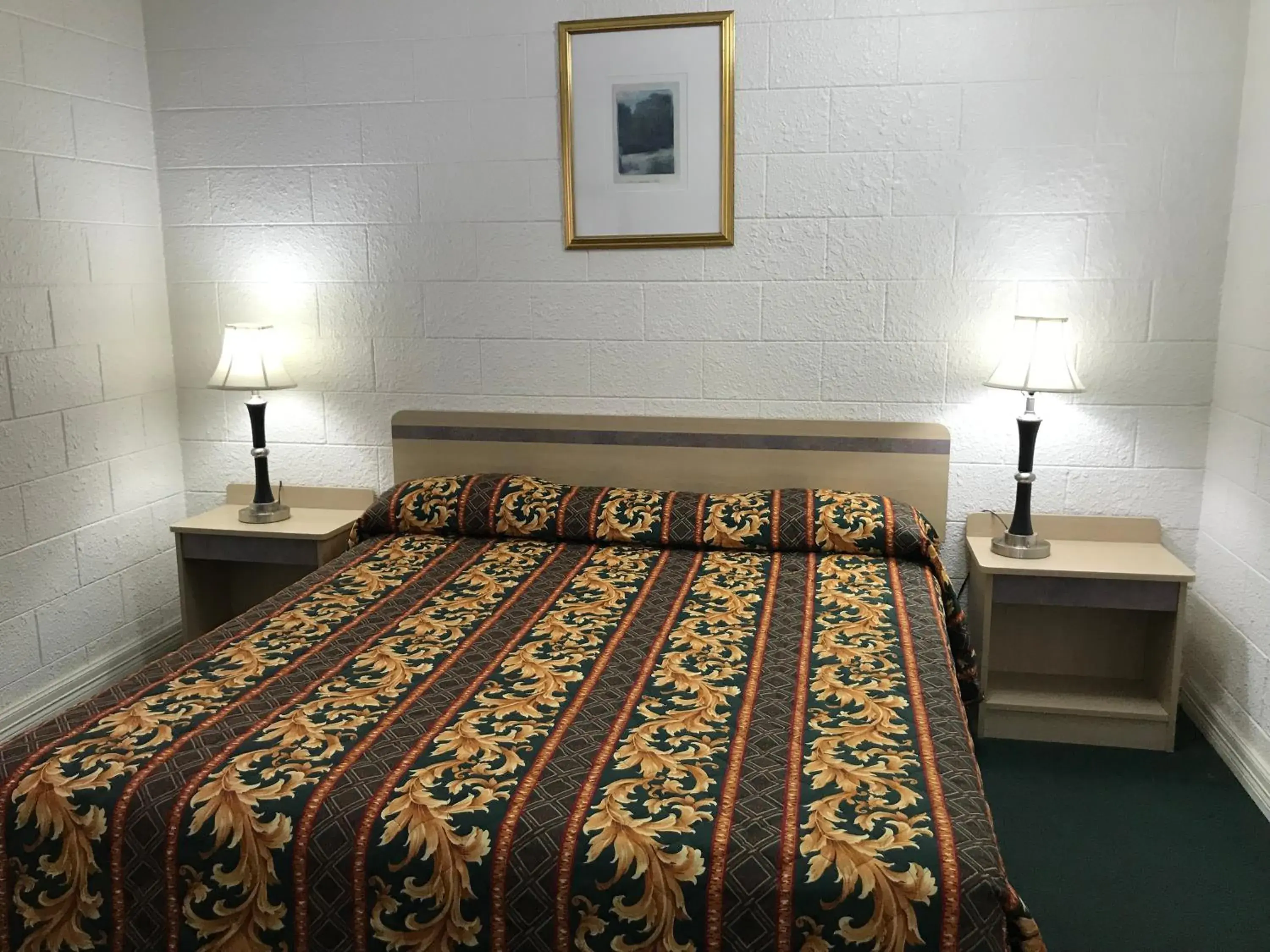 Bed in Super Lodge Motel El Paso