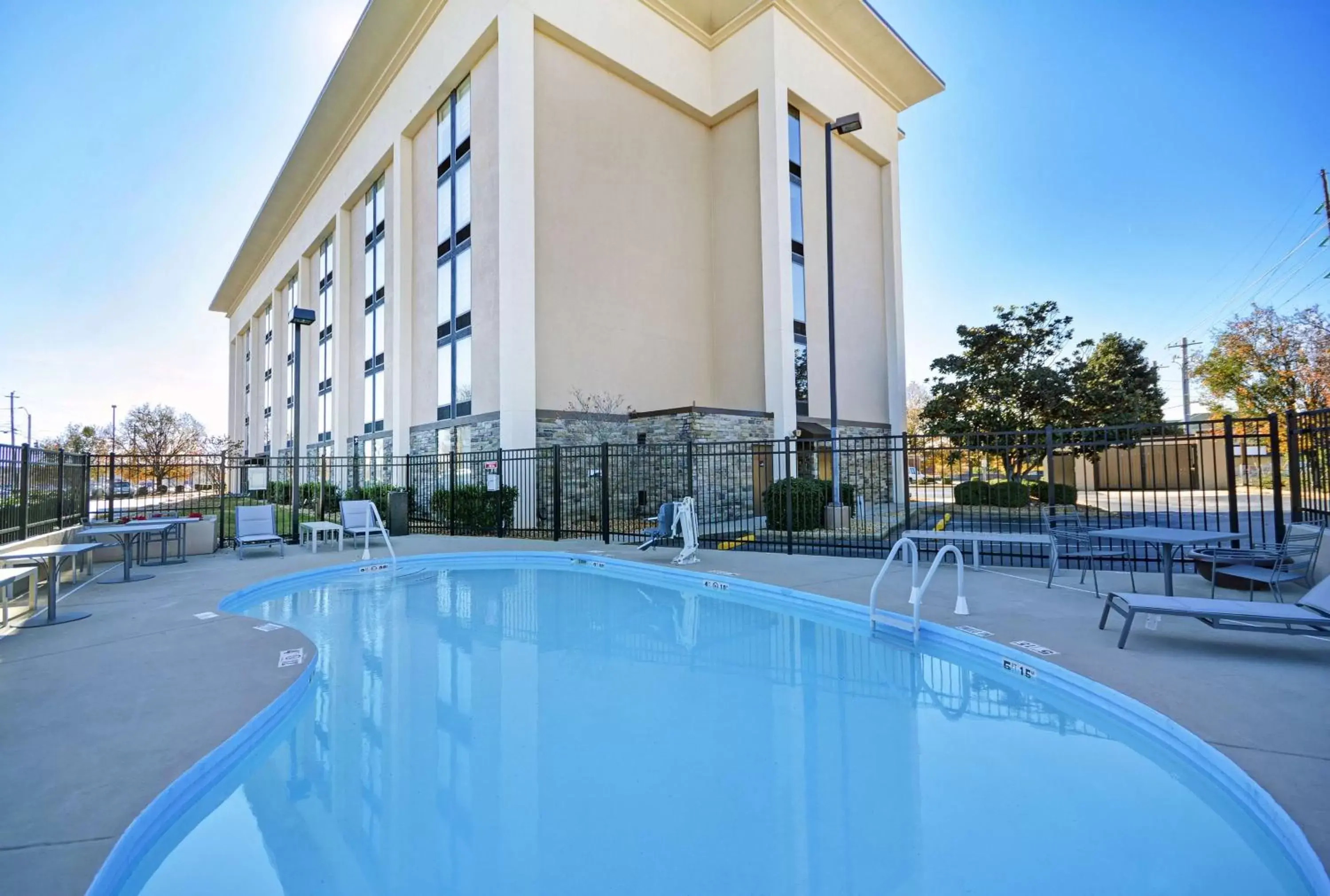 Swimming Pool in Hampton Inn Athens