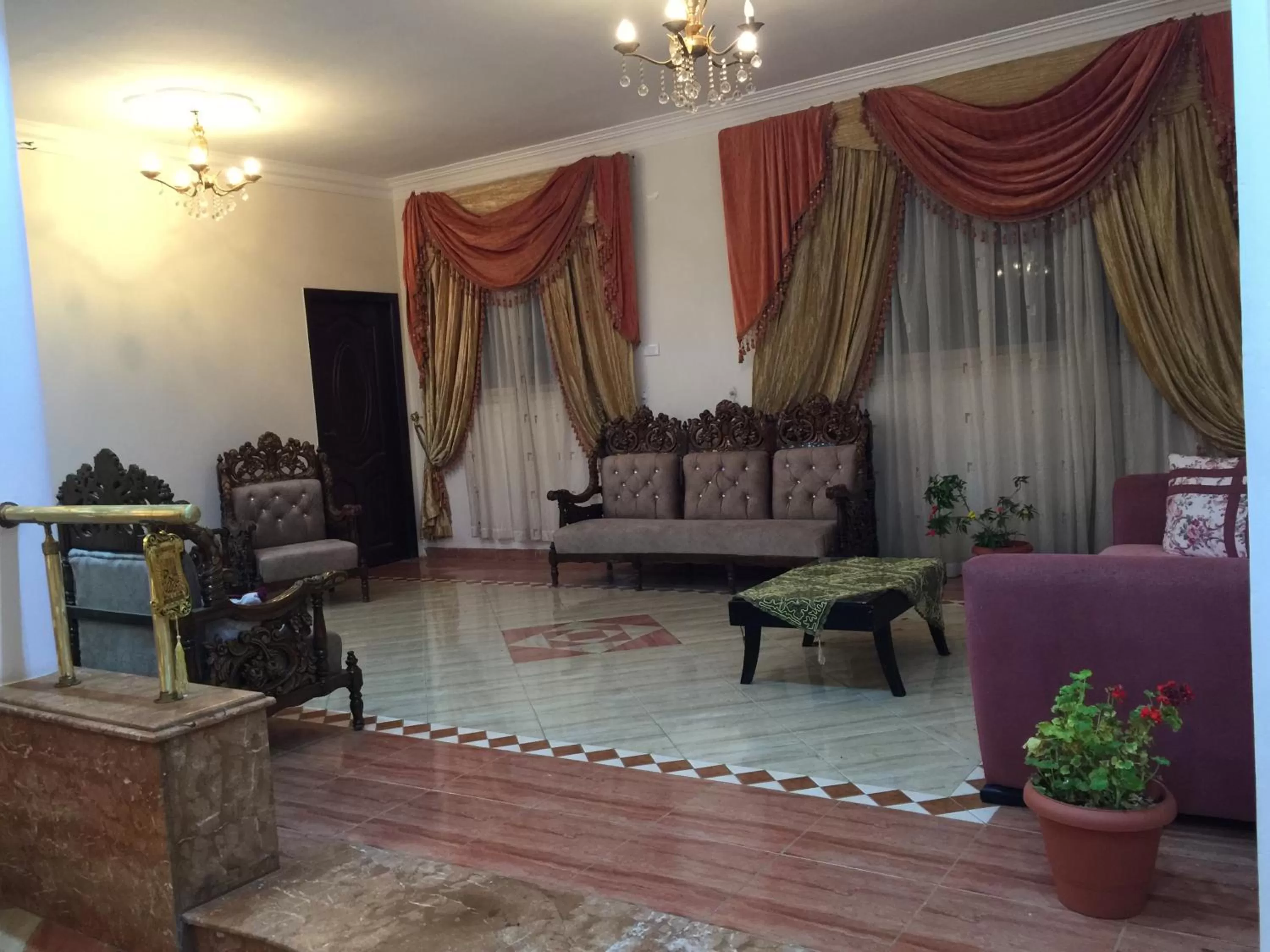 Living room, Seating Area in Eagles Pyramids View