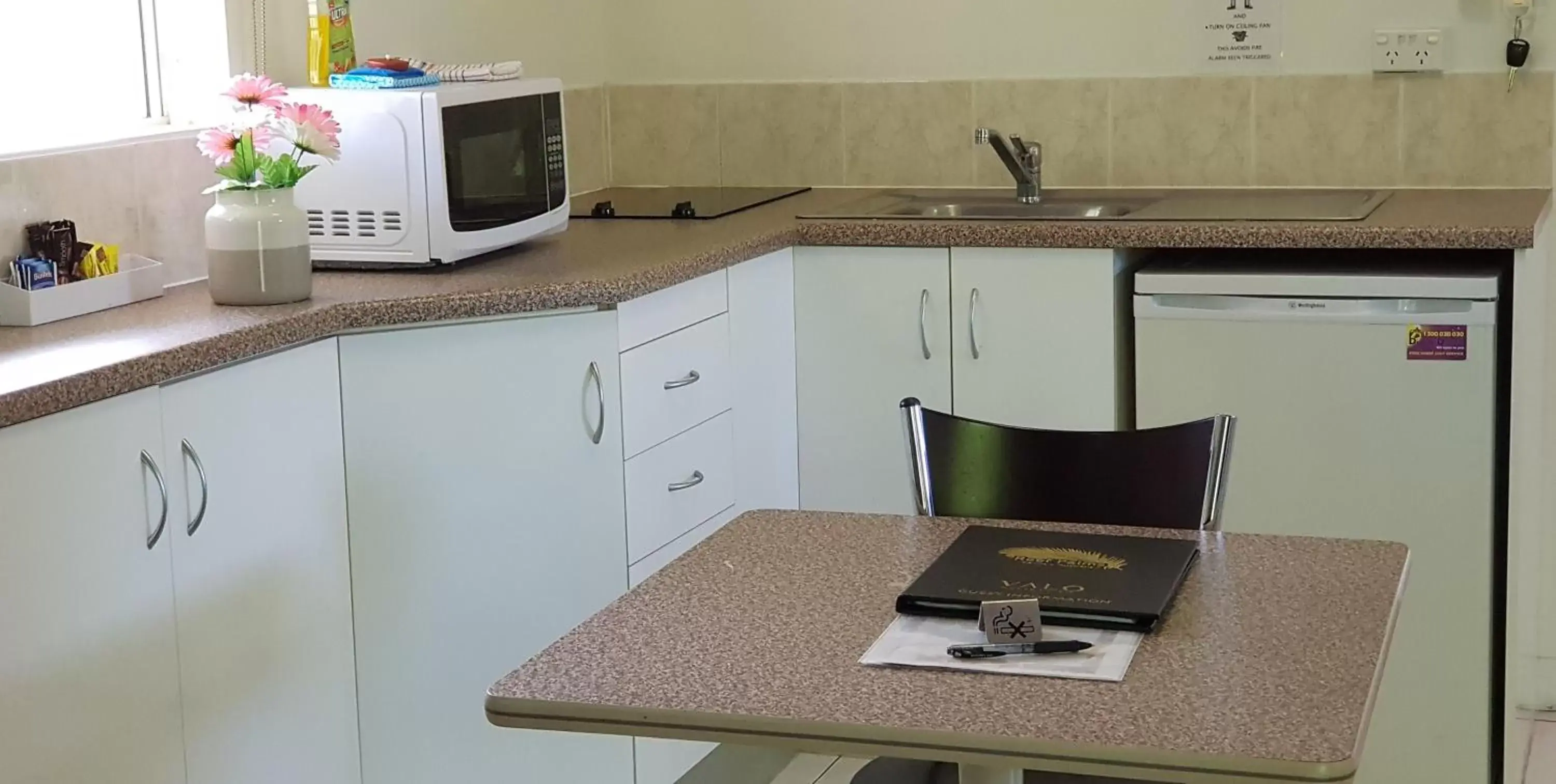 Dining area, Kitchen/Kitchenette in Reef Palms