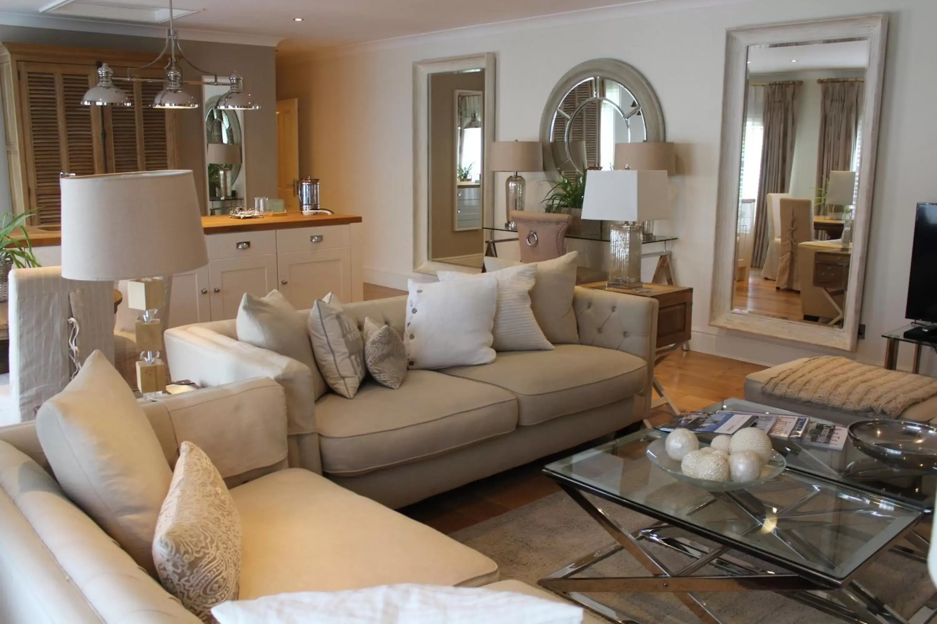 Living room, Seating Area in Rowton Hall Hotel and Spa