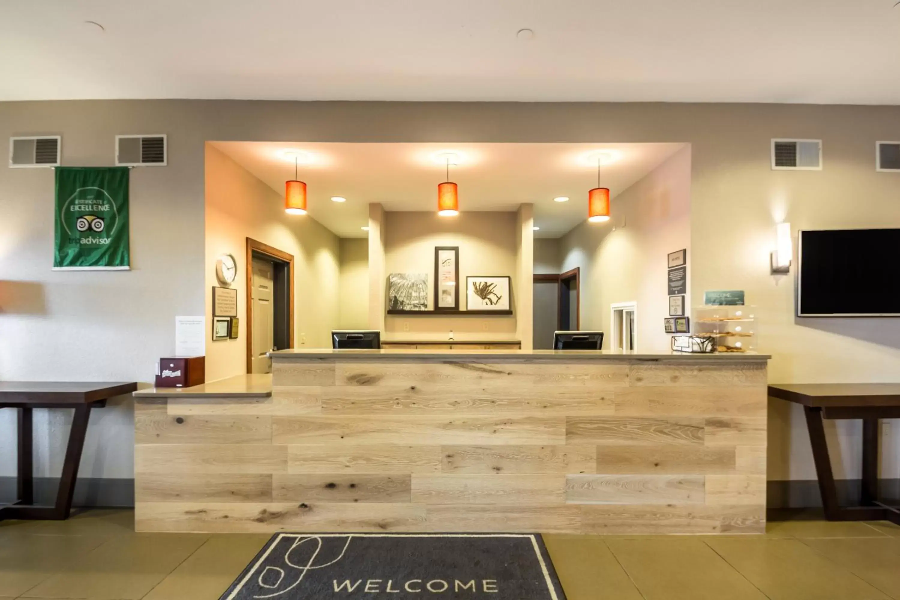 Lobby or reception in Country Inn & Suites by Radisson, Fond du Lac, WI