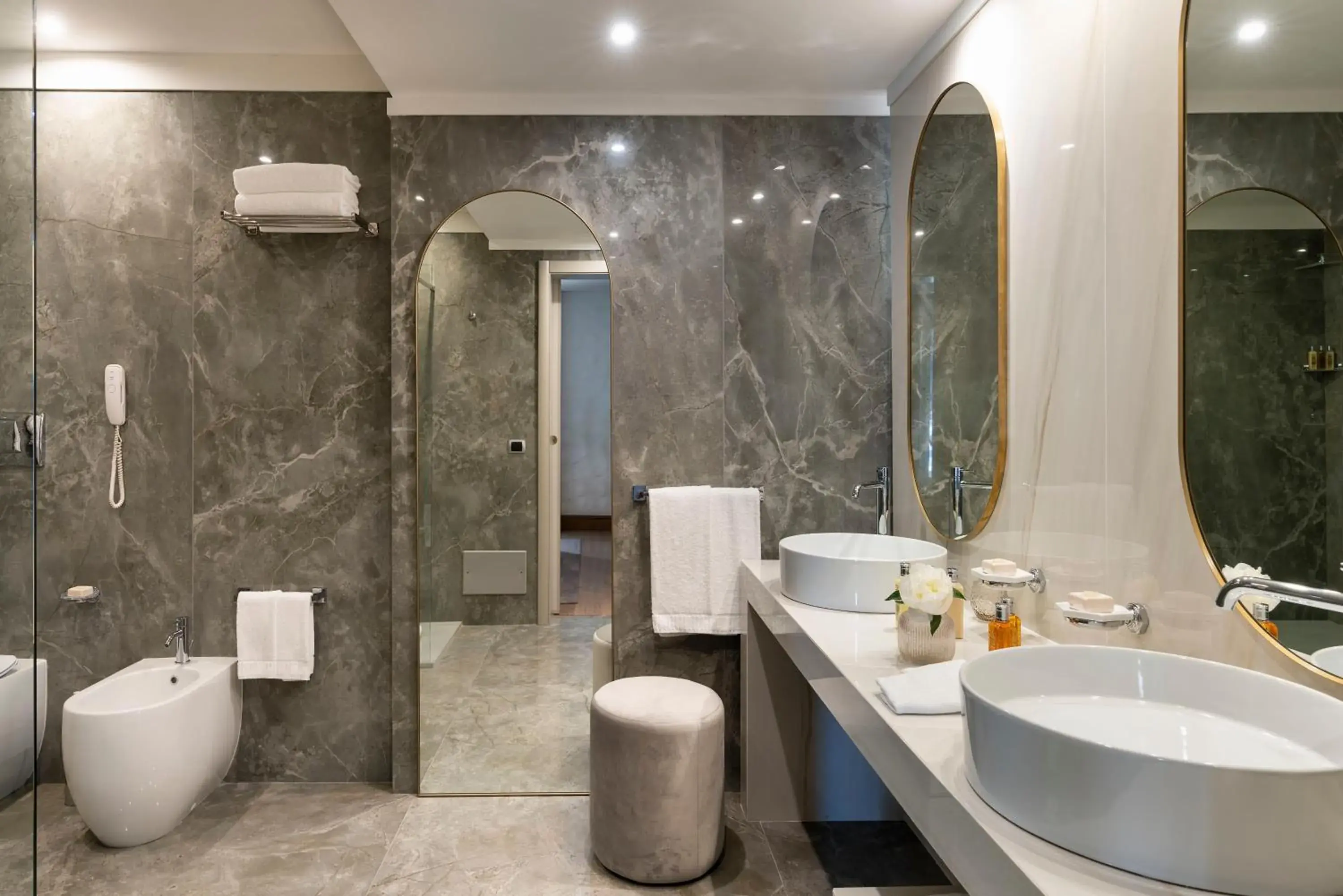 Bathroom in Grand Hotel Mazzaro Sea Palace