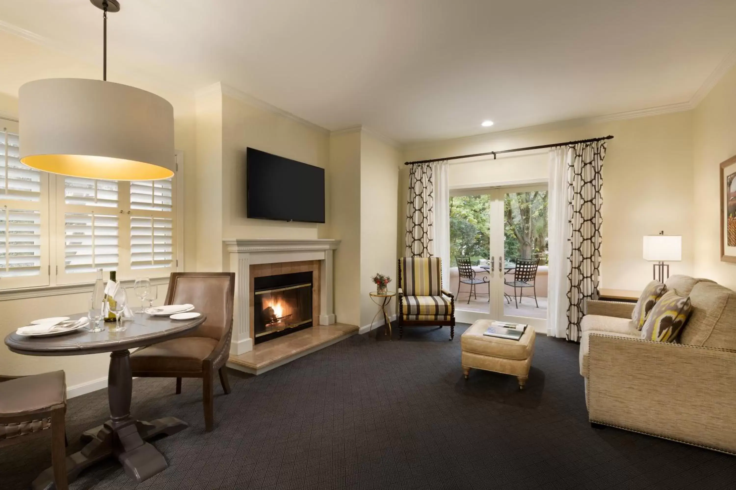 Living room, Seating Area in Fairmont Sonoma Mission Inn & Spa