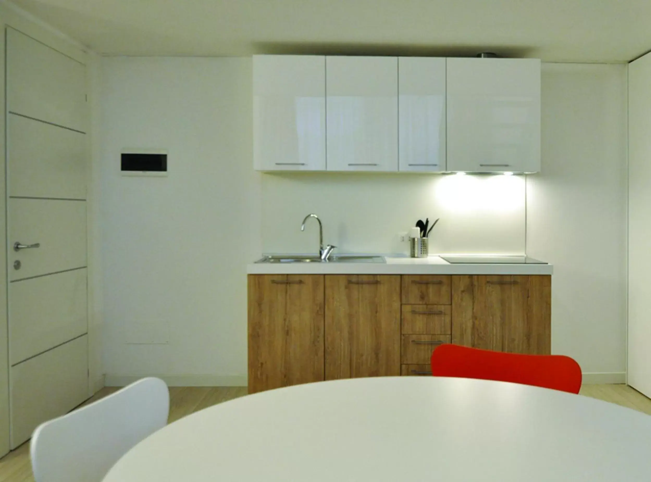 Dining area, Kitchen/Kitchenette in BB Hotels Aparthotel Città Studi