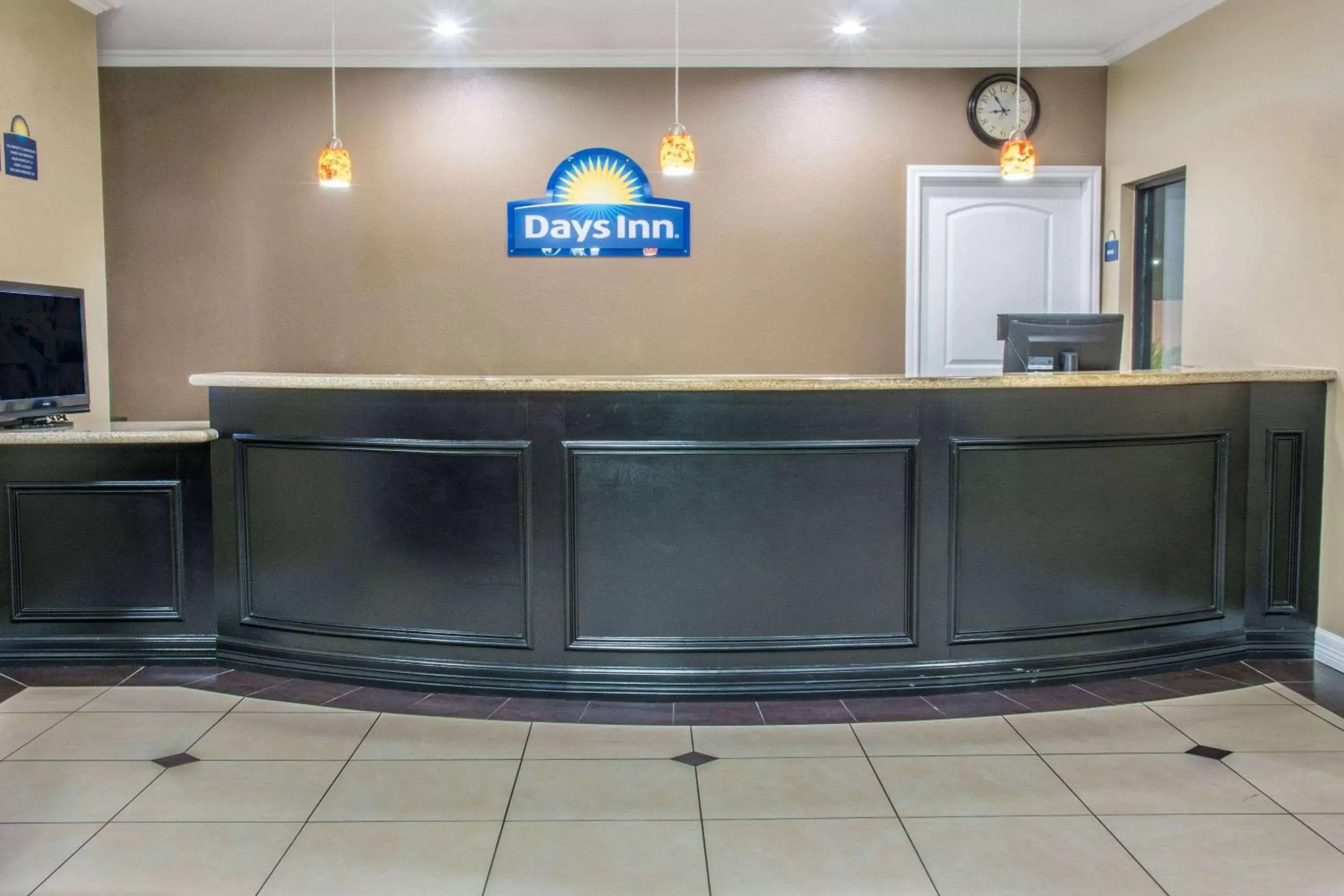 Lobby or reception, Lobby/Reception in Days Inn by Wyndham Humble/Houston Intercontinental Airport