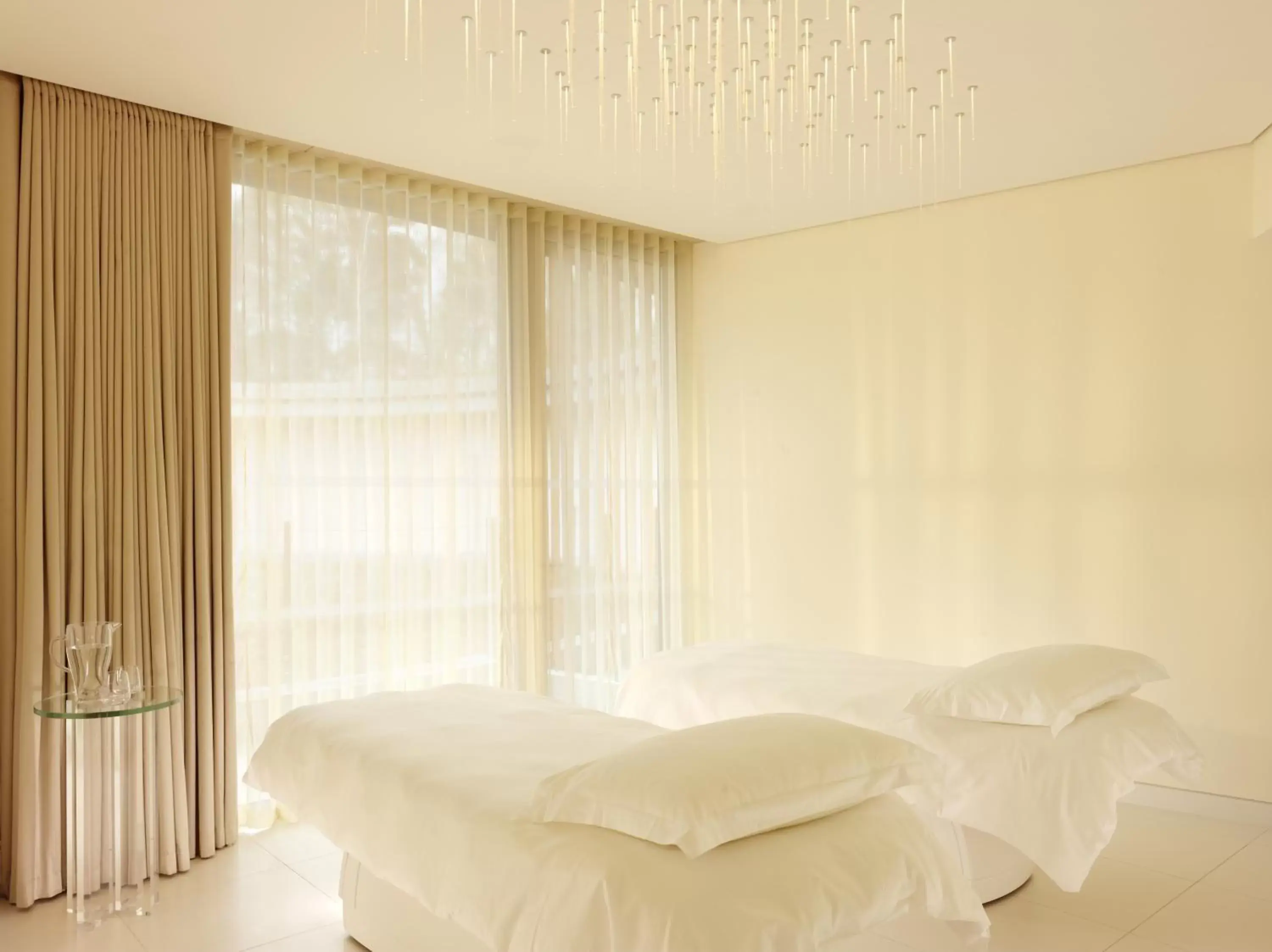 Spa and wellness centre/facilities, Bed in Coworth Park - Dorchester Collection