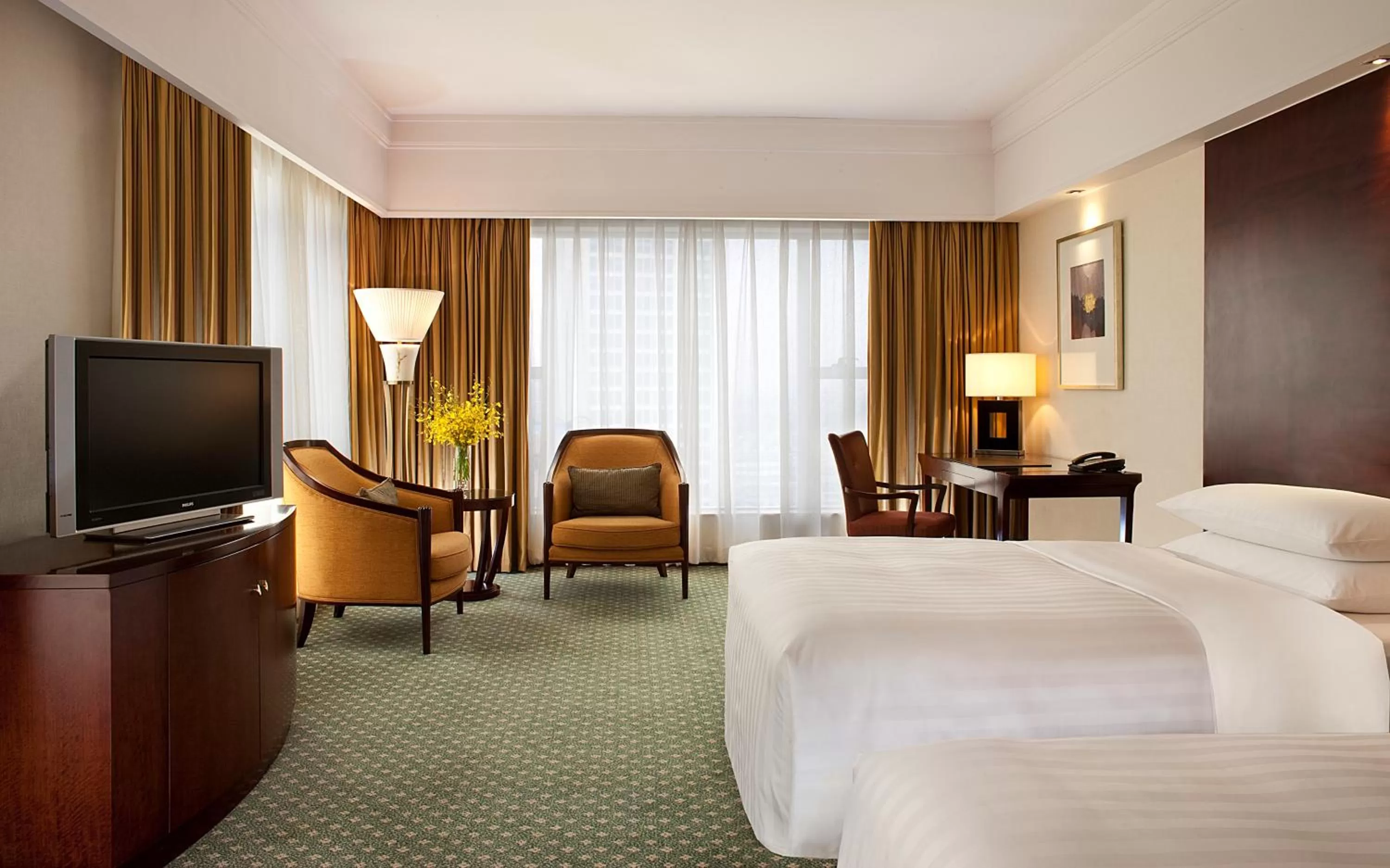 Photo of the whole room, Bed in Sheraton Ningbo Hotel - Tianyi Square