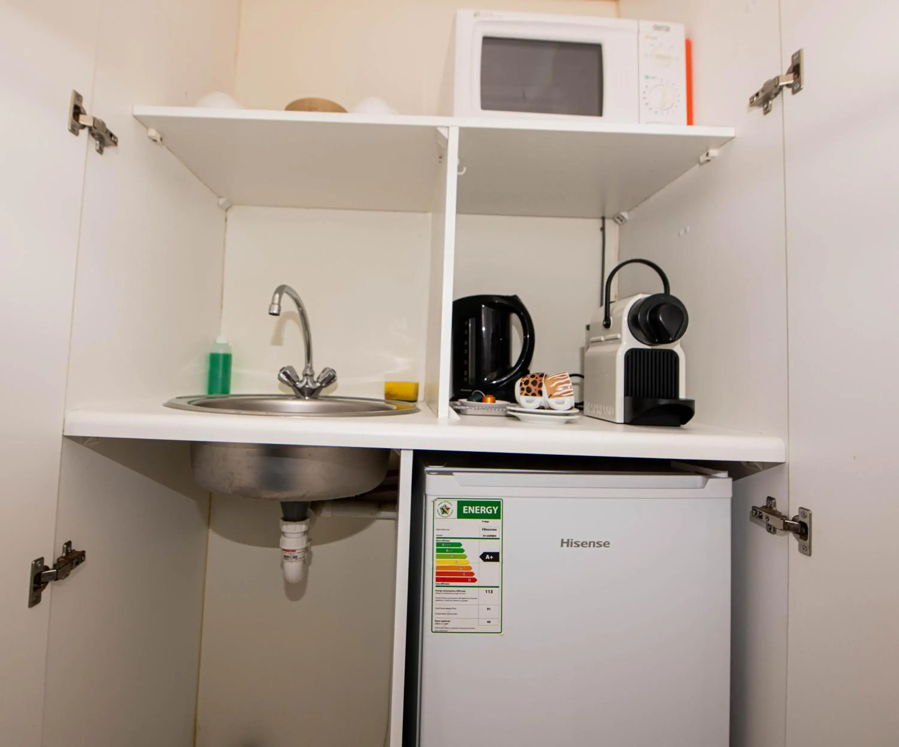 Deluxe Twin Room in Brenton Beach House Deluxe Twin Room in Brenton Beach House