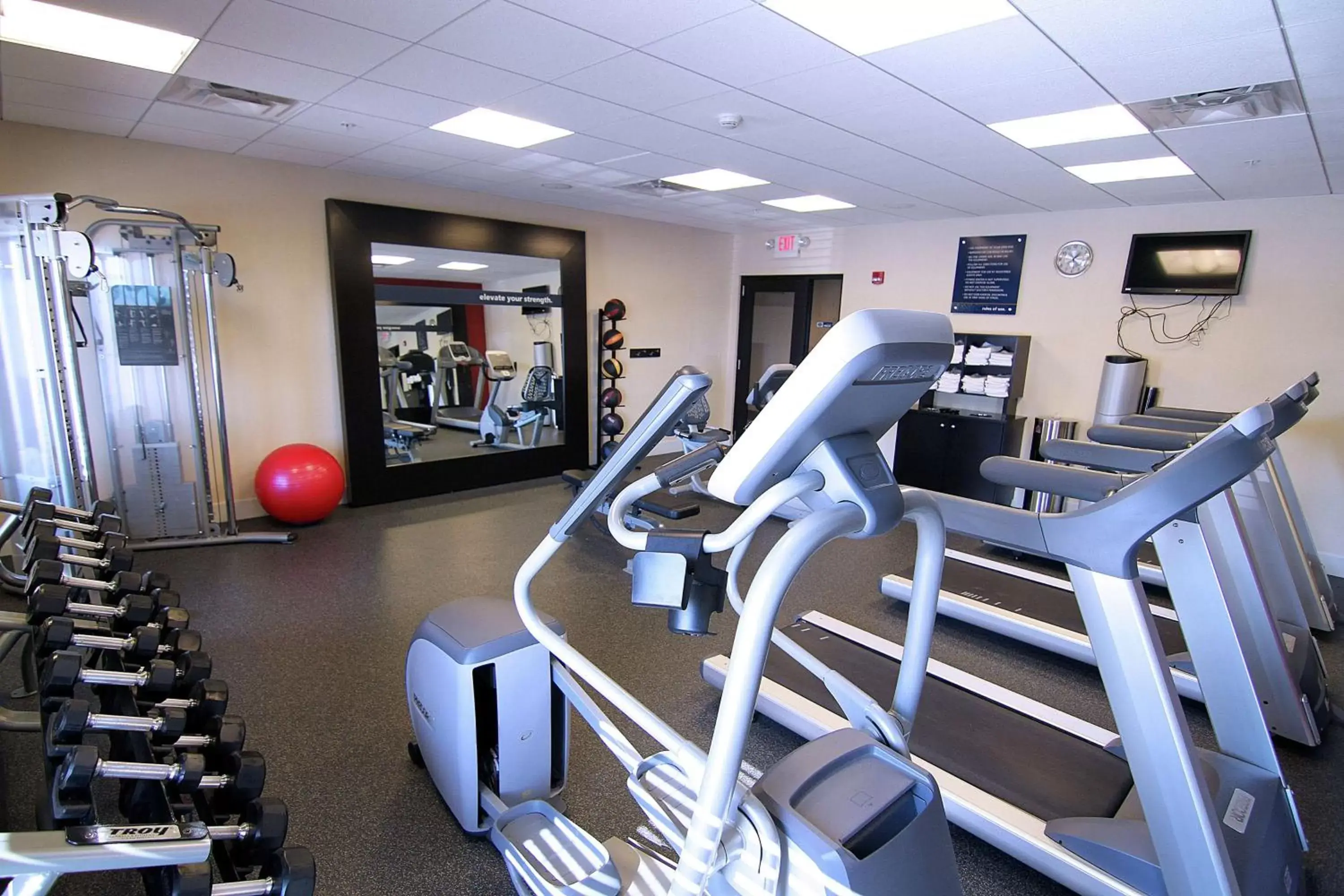 Fitness centre/facilities, Fitness Center/Facilities in Hampton Inn & Suites Grand Forks