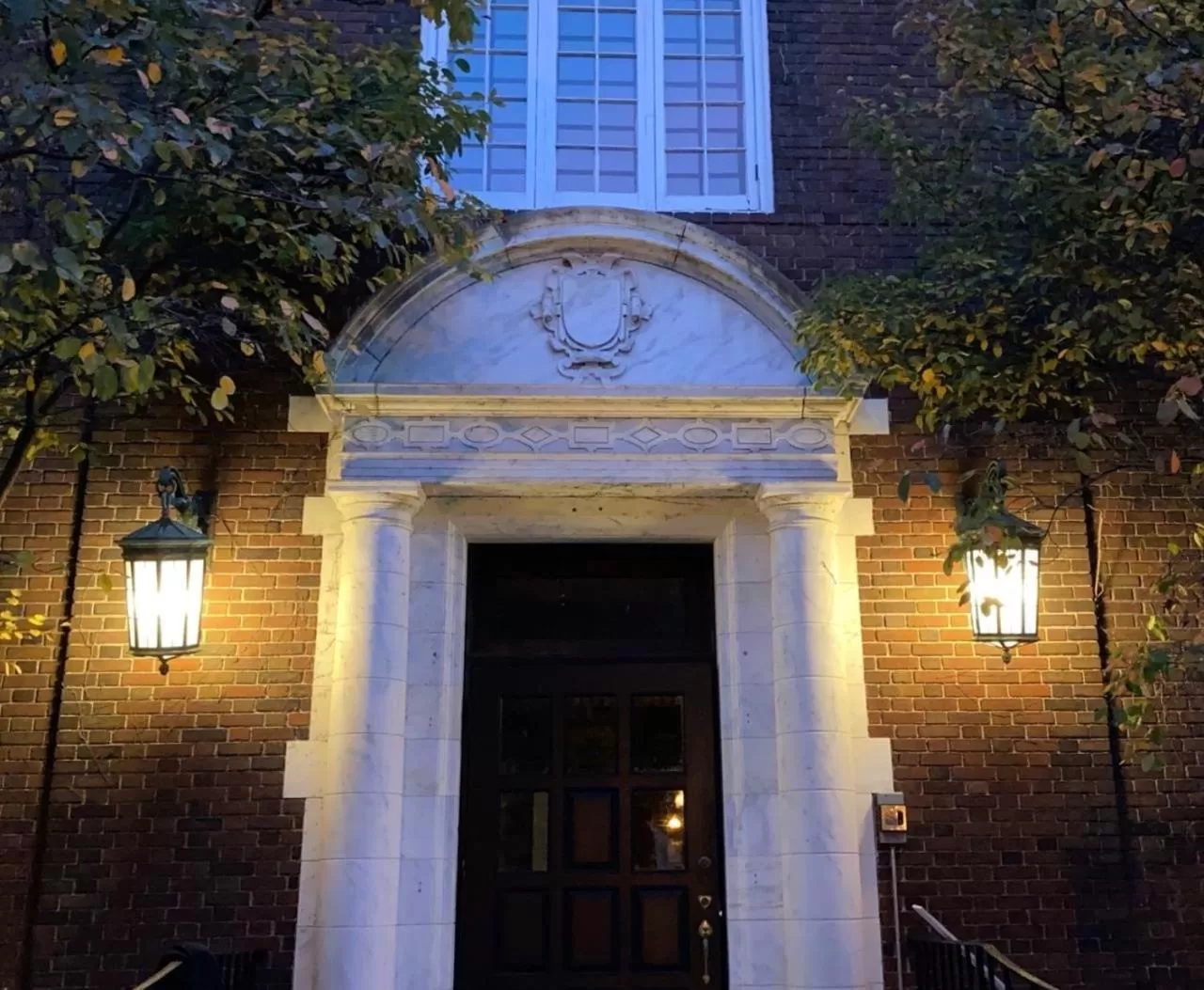 The Argus Hotel & Cocktail Lounge