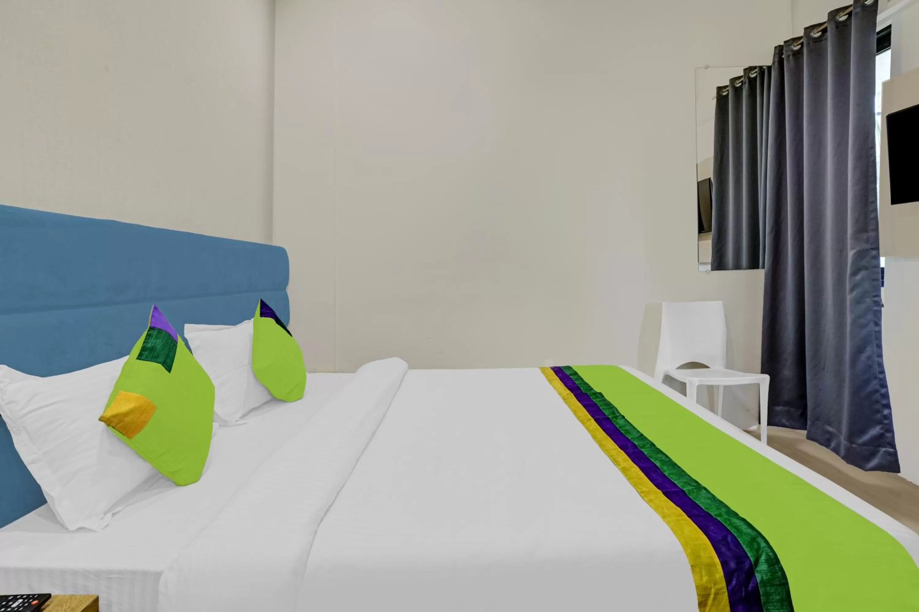 Bed in Treebo Trend Freedom Star, Vile Parle