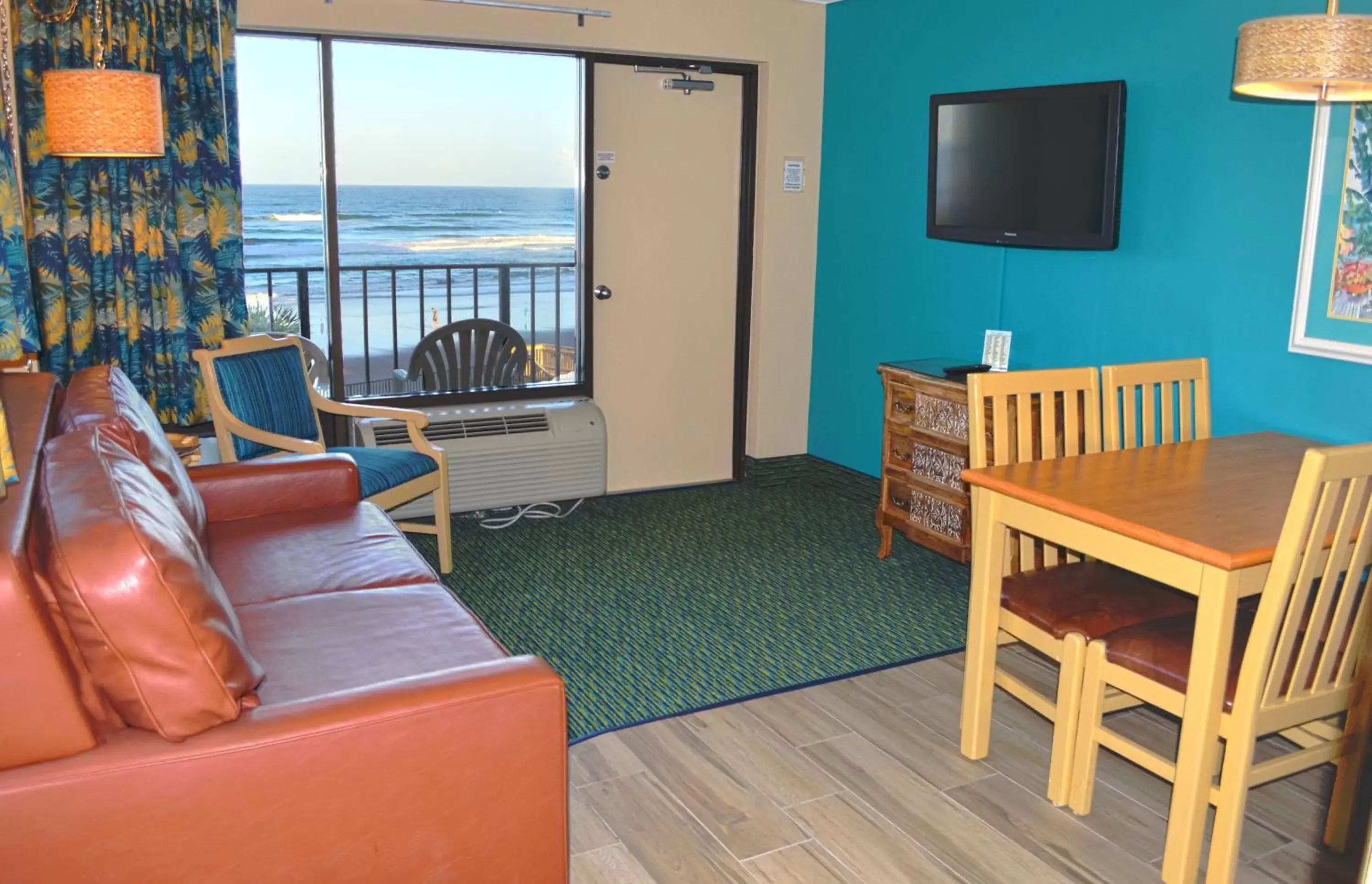 Balcony/Terrace, Seating Area in Sun Viking Lodge - Daytona Beach