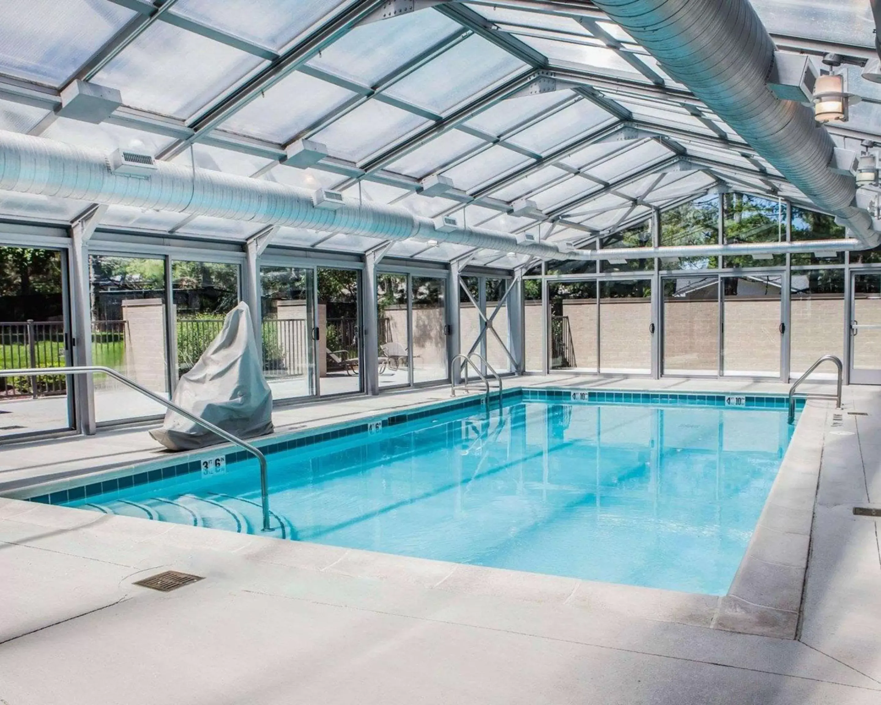 Swimming Pool in Quality Inn & Suites Peoria