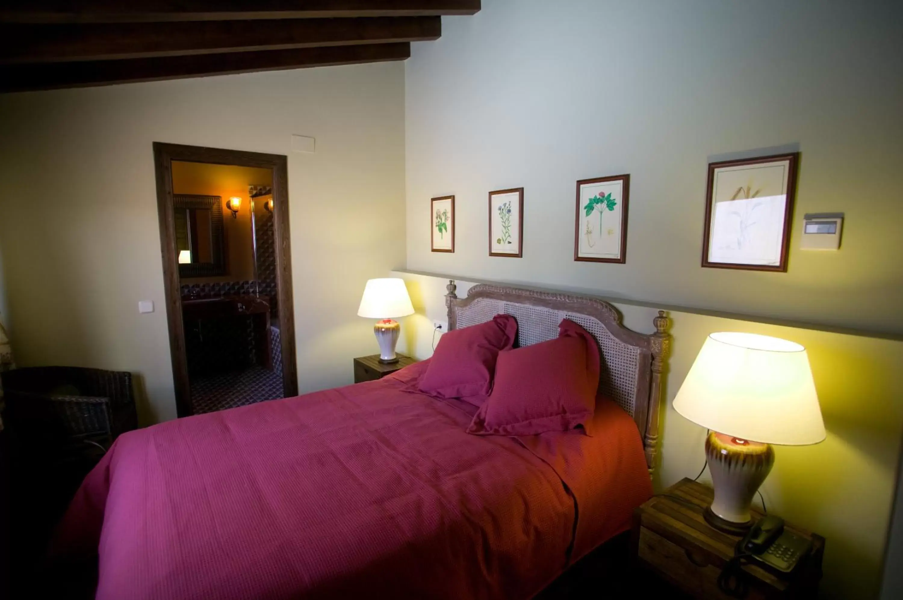 Photo of the whole room, Bed in Hotel Spa La Casa Del Convento