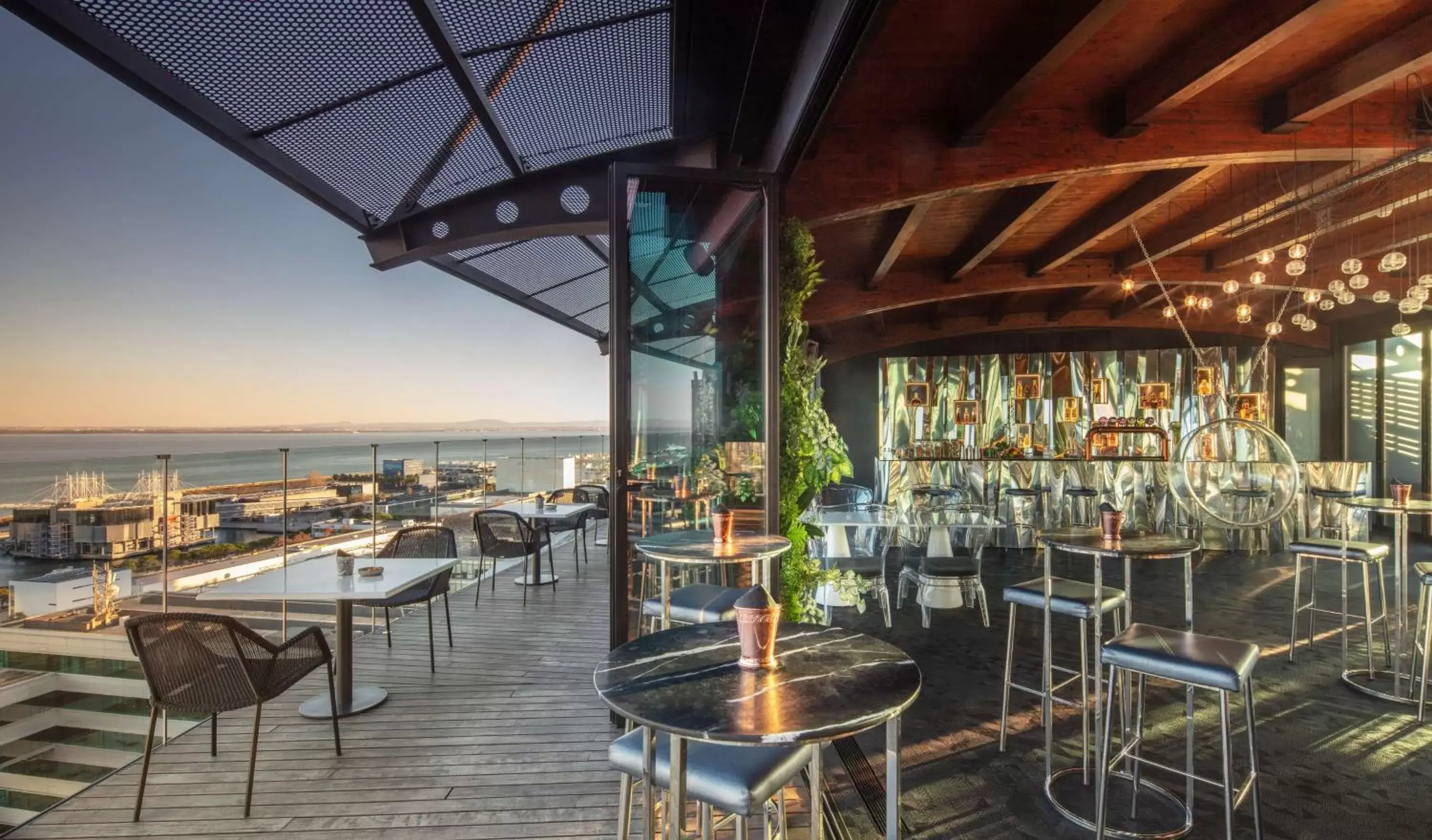 Balcony/Terrace, Restaurant/Places to Eat in Tivoli Oriente Lisboa Hotel