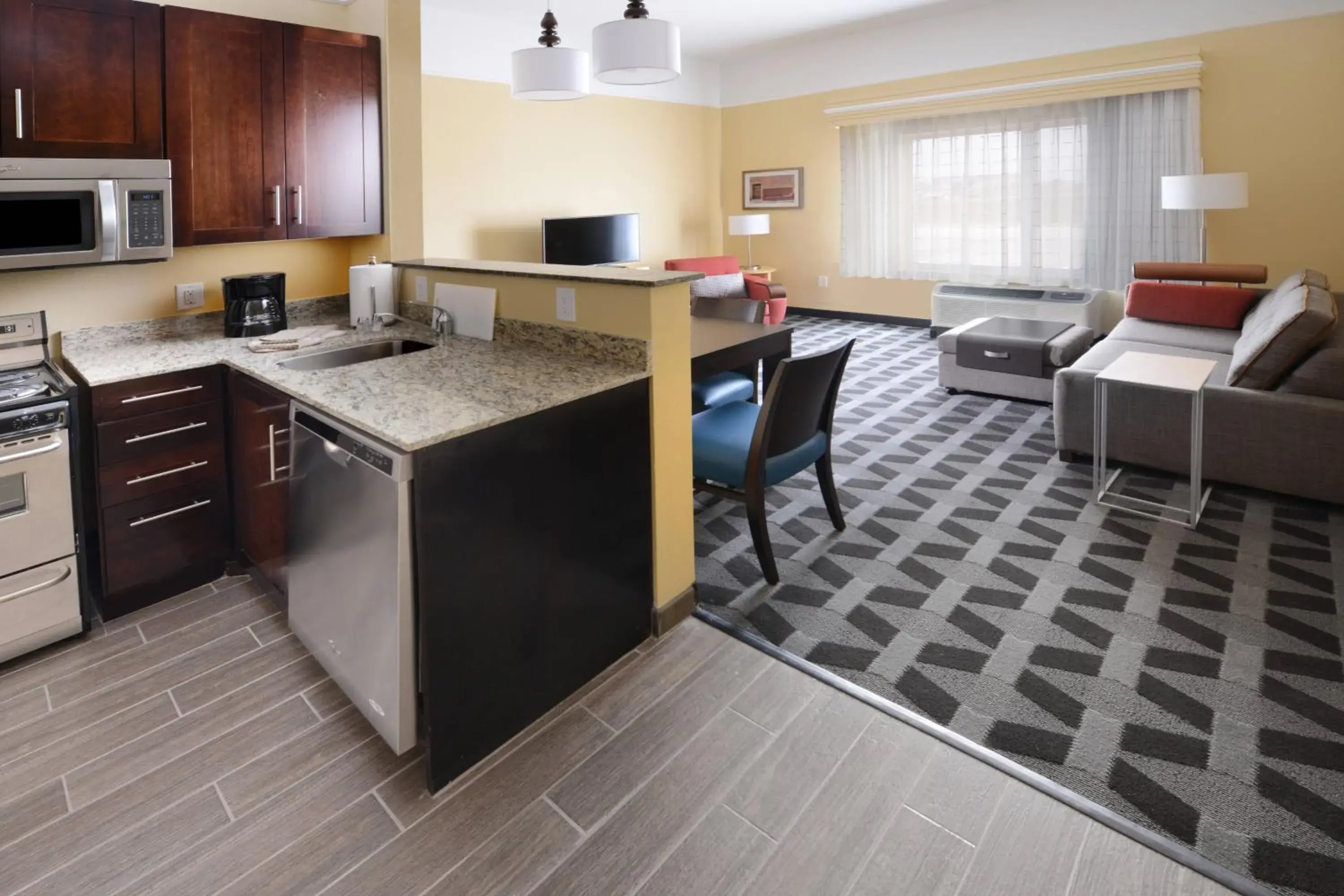 Bedroom, Kitchen/Kitchenette in TownePlace Suites by Marriott Laredo