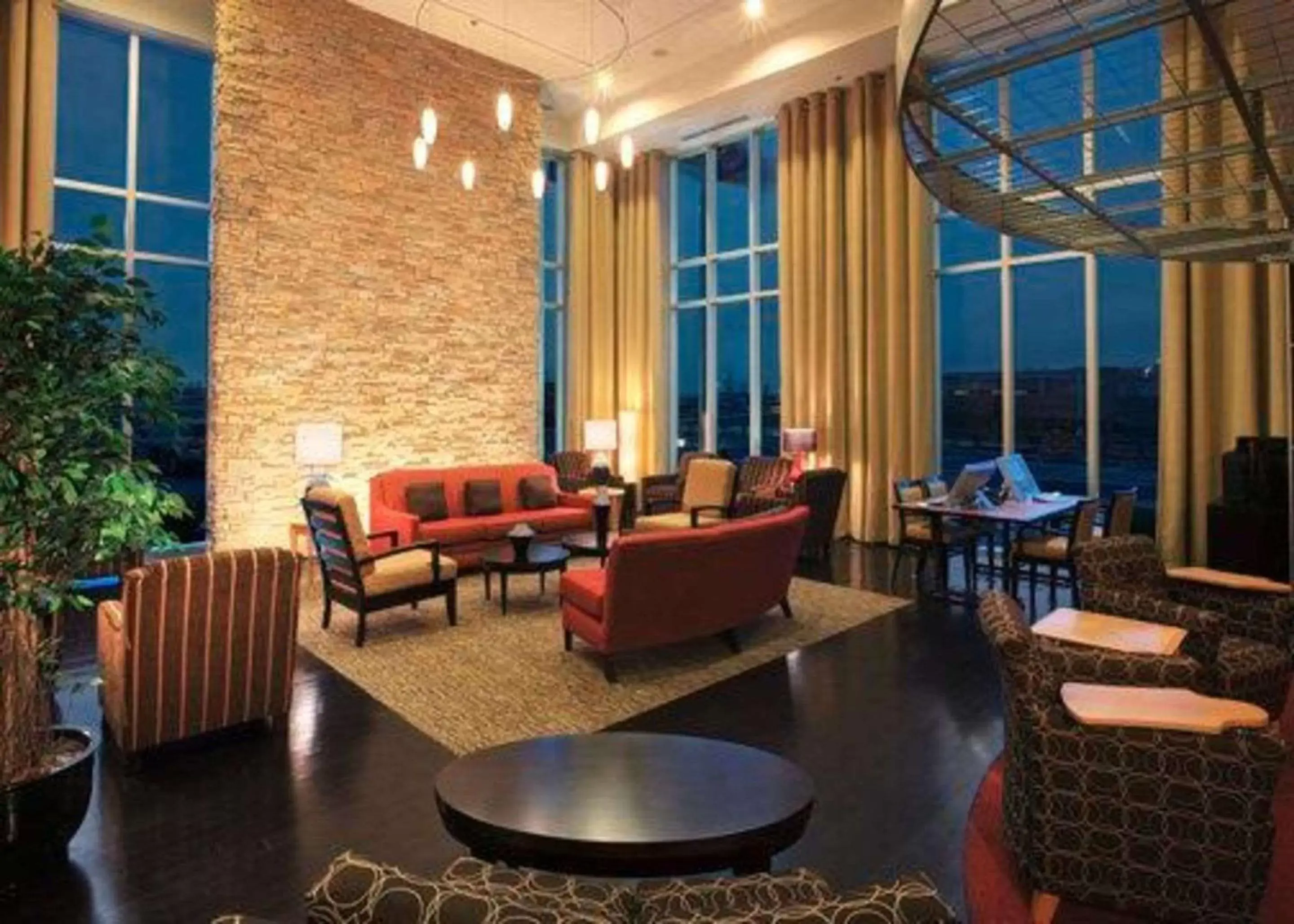 Lobby or reception, Lounge/Bar in Cambria Hotel Columbus - Polaris