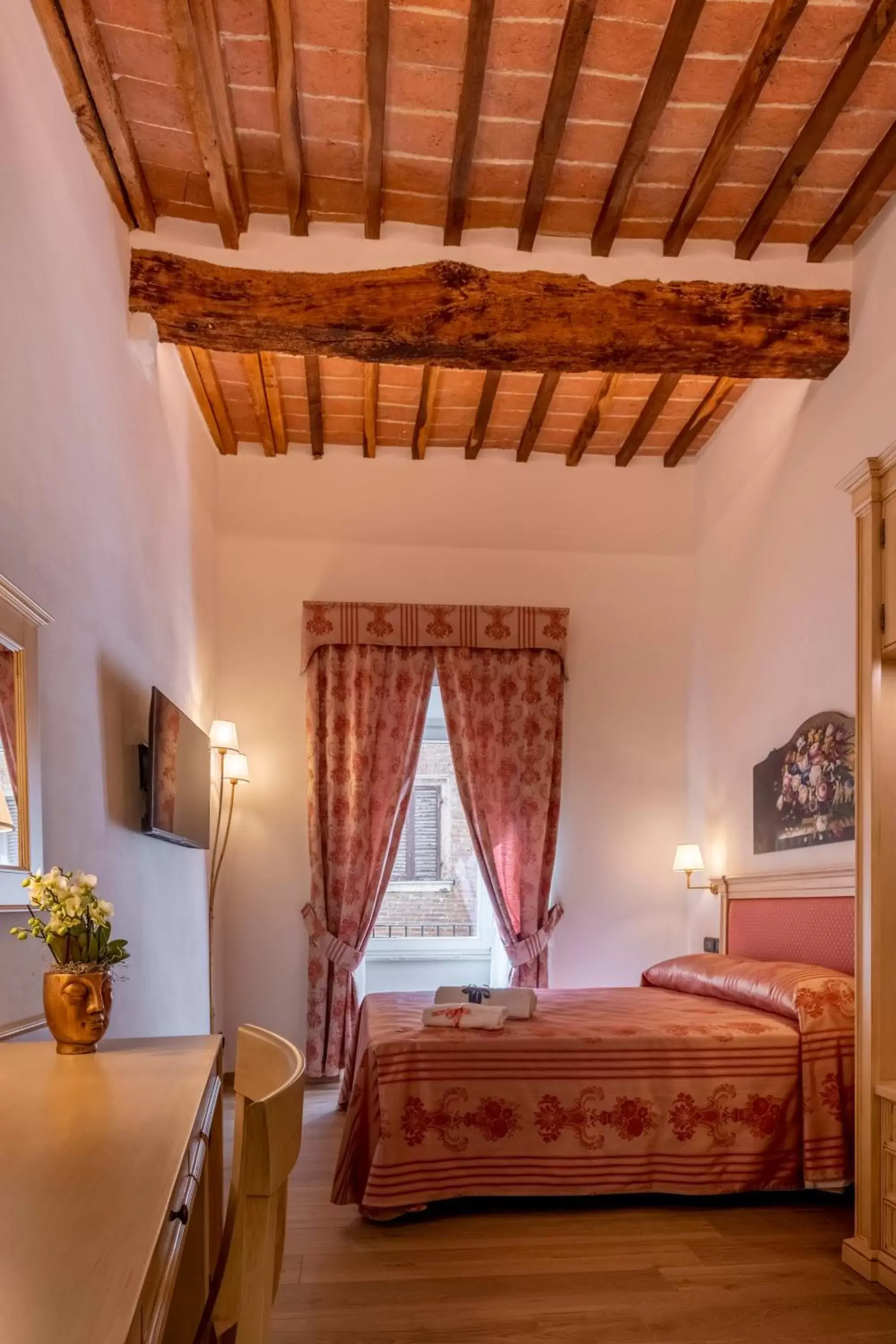 Bed in Palazzo del Mercante