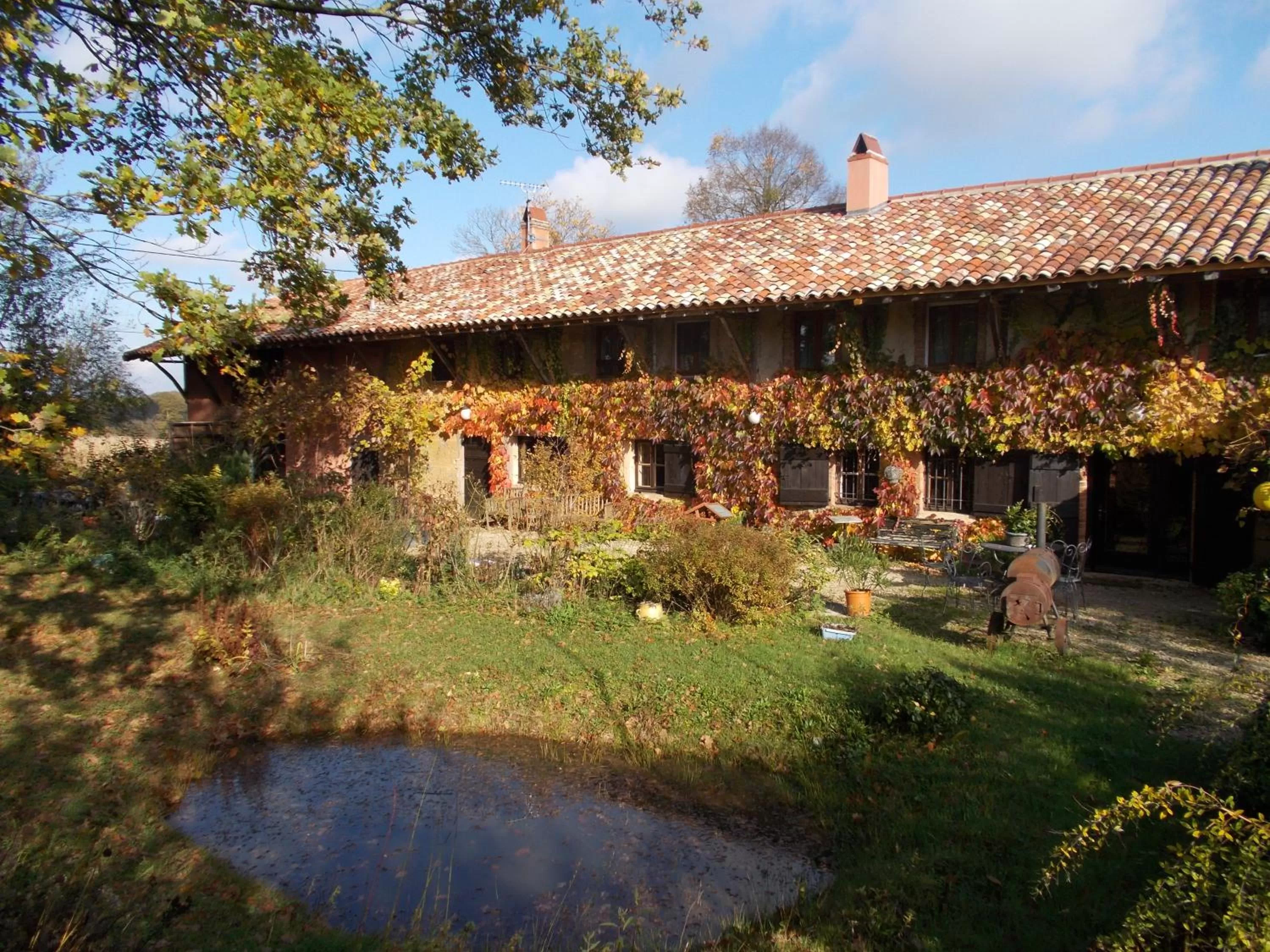 Facade/entrance in La Cassinette