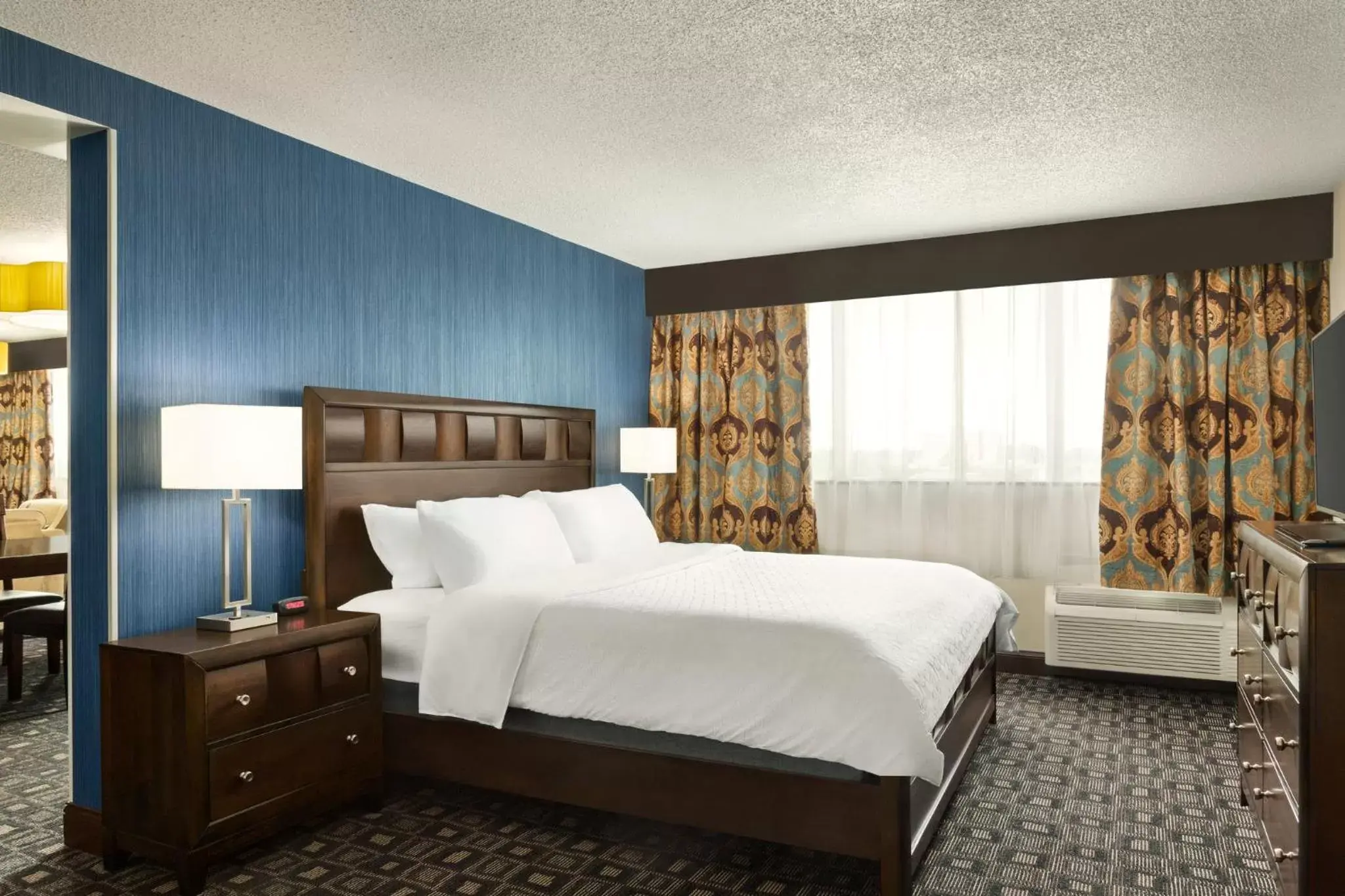 Photo of the whole room, Bed in Holiday Inn Louisville East - Hurstbourne, an IHG Hotel