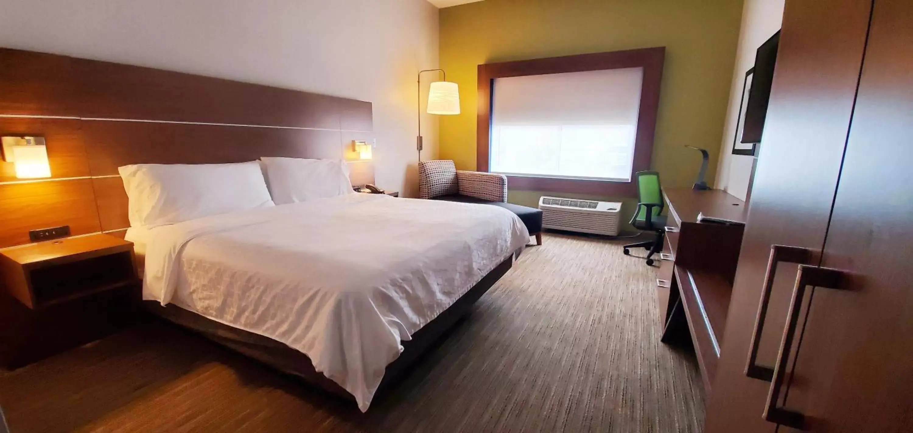 Photo of the whole room, Bed in Holiday Inn Express & Suites Rehoboth Beach, an IHG Hotel